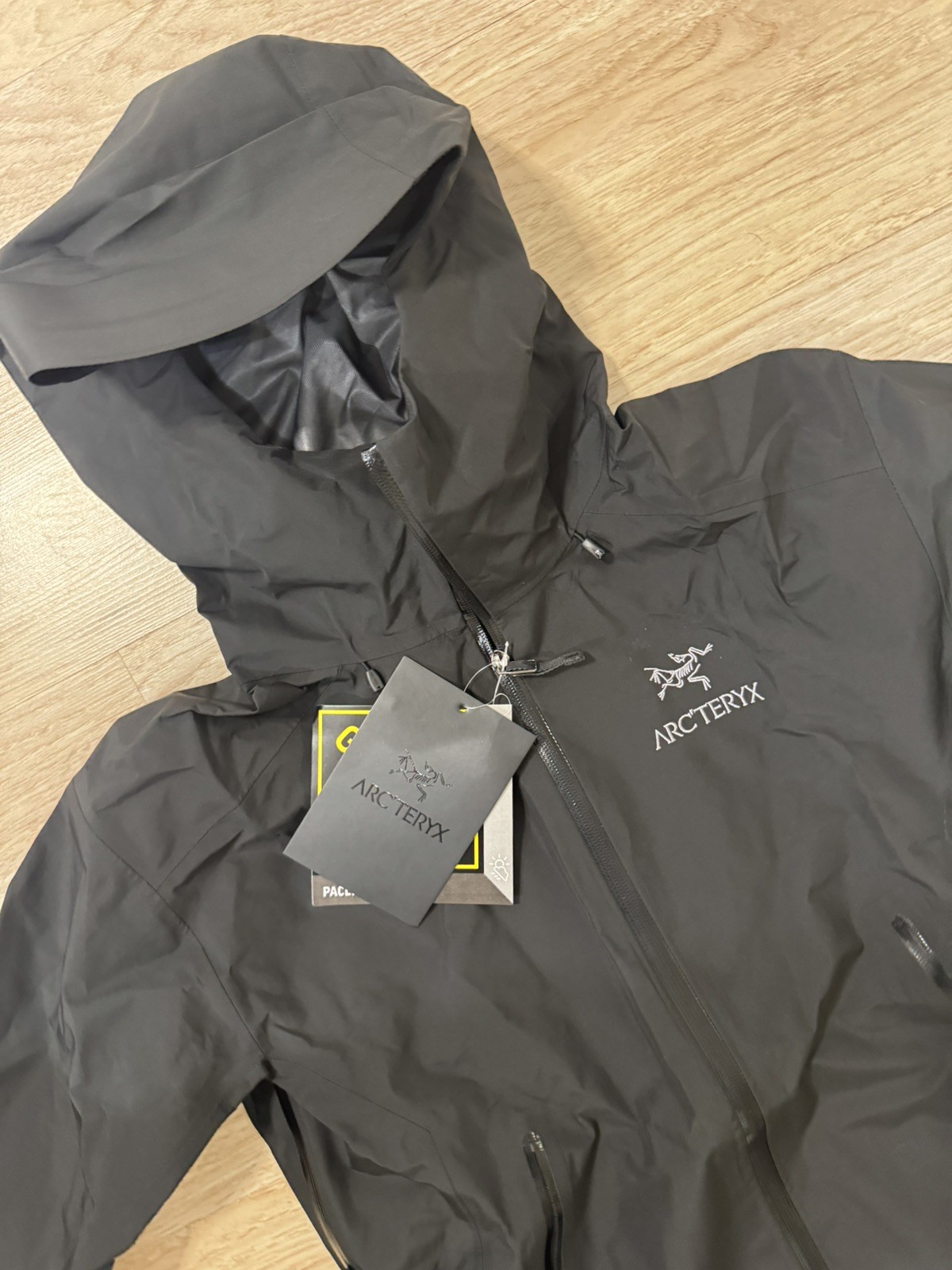 Black Arc’teryx Beta LT Size Medium