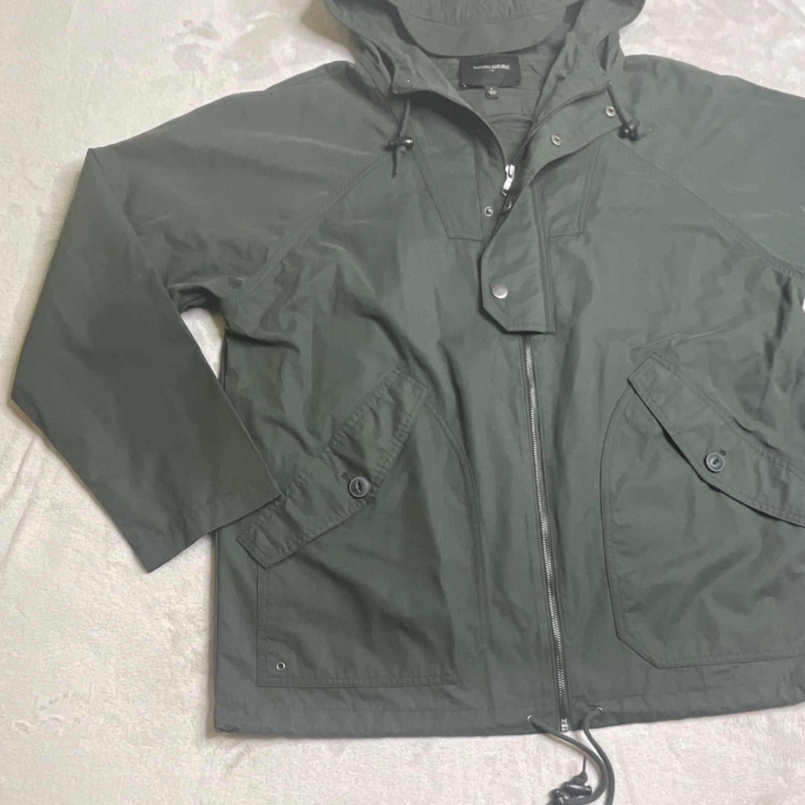 Banana Republic Men’s Green Hooded Rain Jacket Zip Button Drawstring Pockets (L)