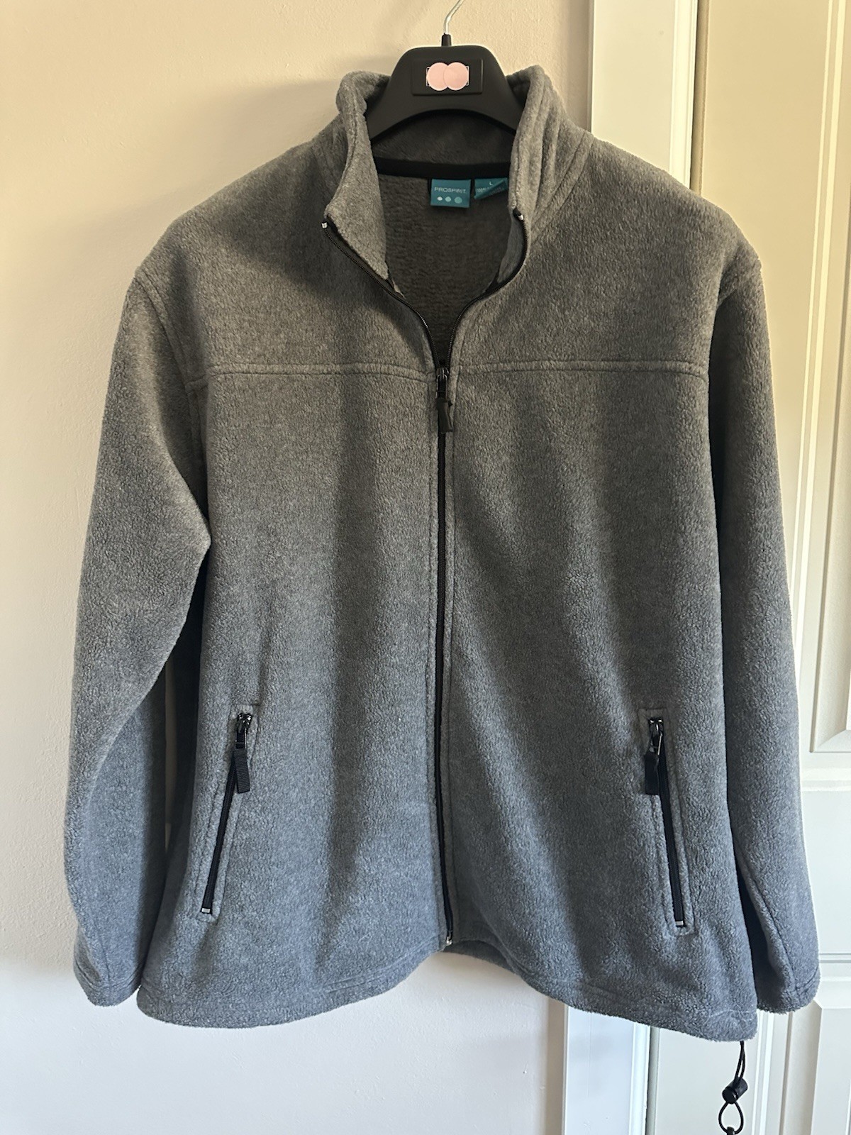 (2) Men’s Size Large Fleece Jackets Full Zip, Pockets Zip, Lt Gray & Dk Gray