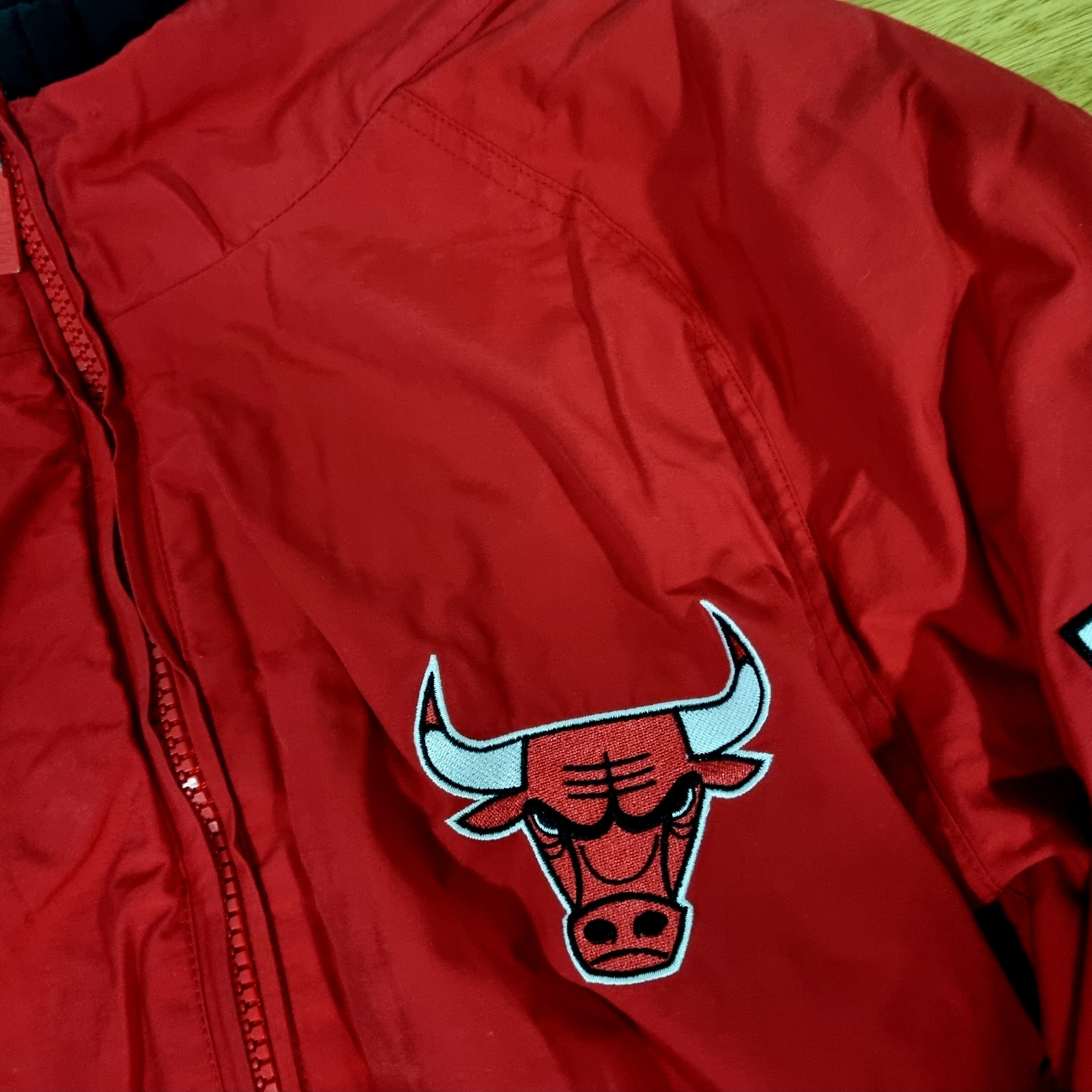 Chicago Bulls Bomber Jacket NBA Red Black Colour Block Long Sleeve Men Size M