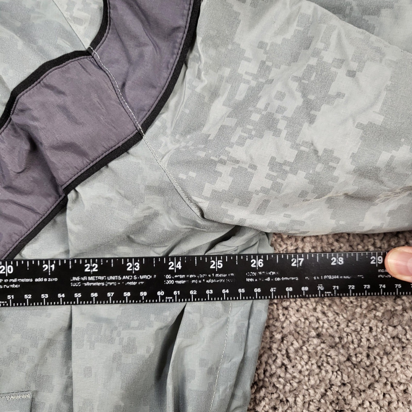 US Army IPFU Training Jacket ACU Digital Camo Gray Medium Long 8415-01-575-4510