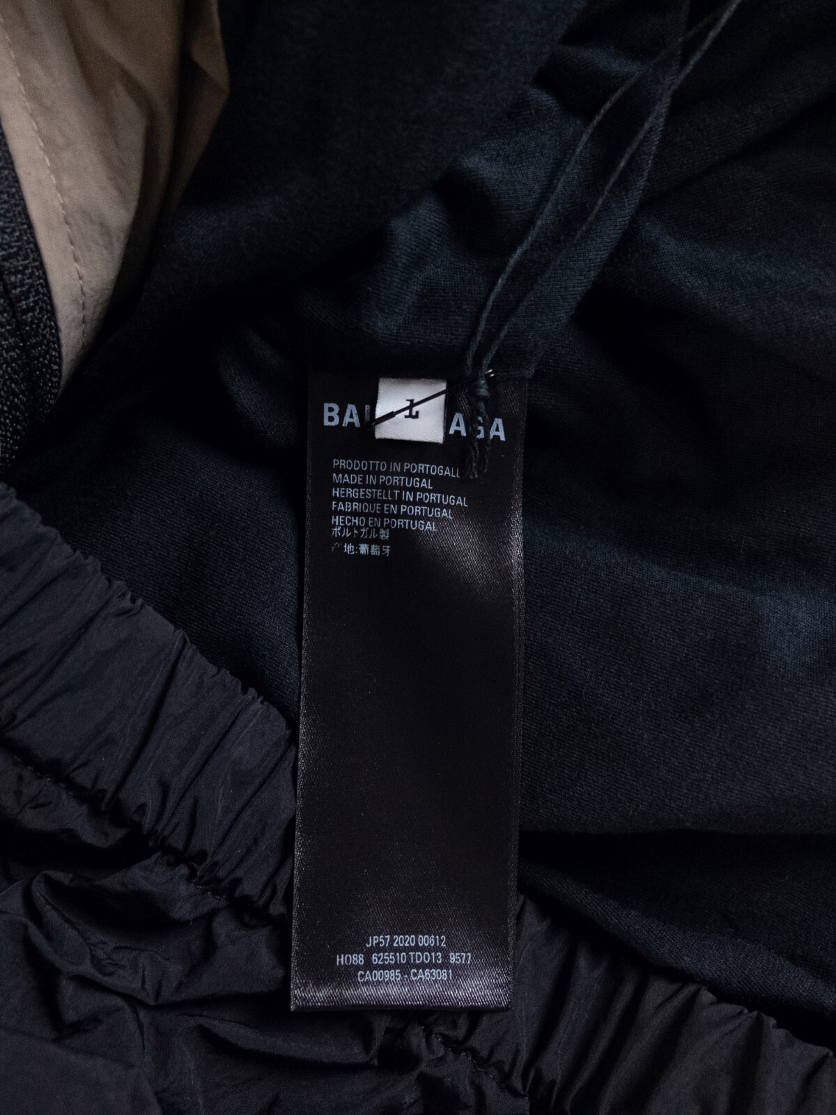 NO CUSTOMS TAX BALENCIAGA Enveloppe beige black oversized crinkled track jacket