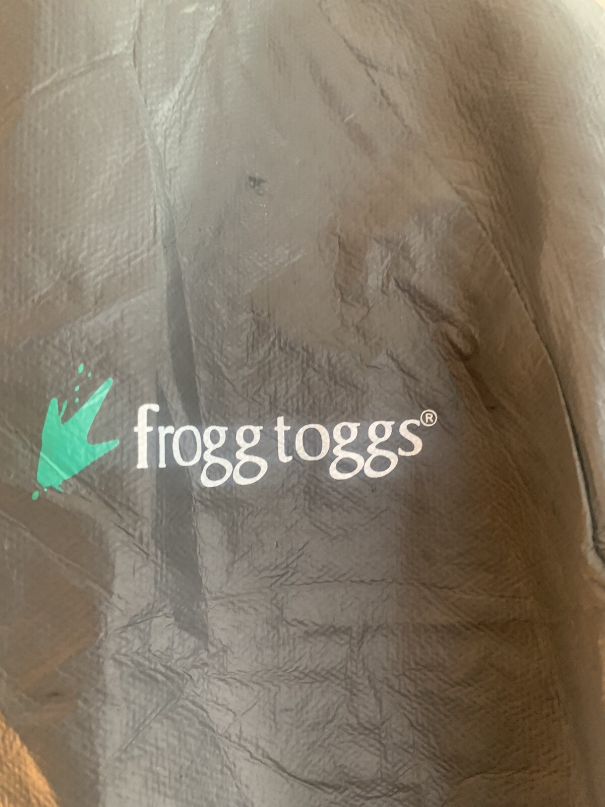 Frogg Toggs Rain Suit Size Small Jacket and pants Black 100% polypropylene