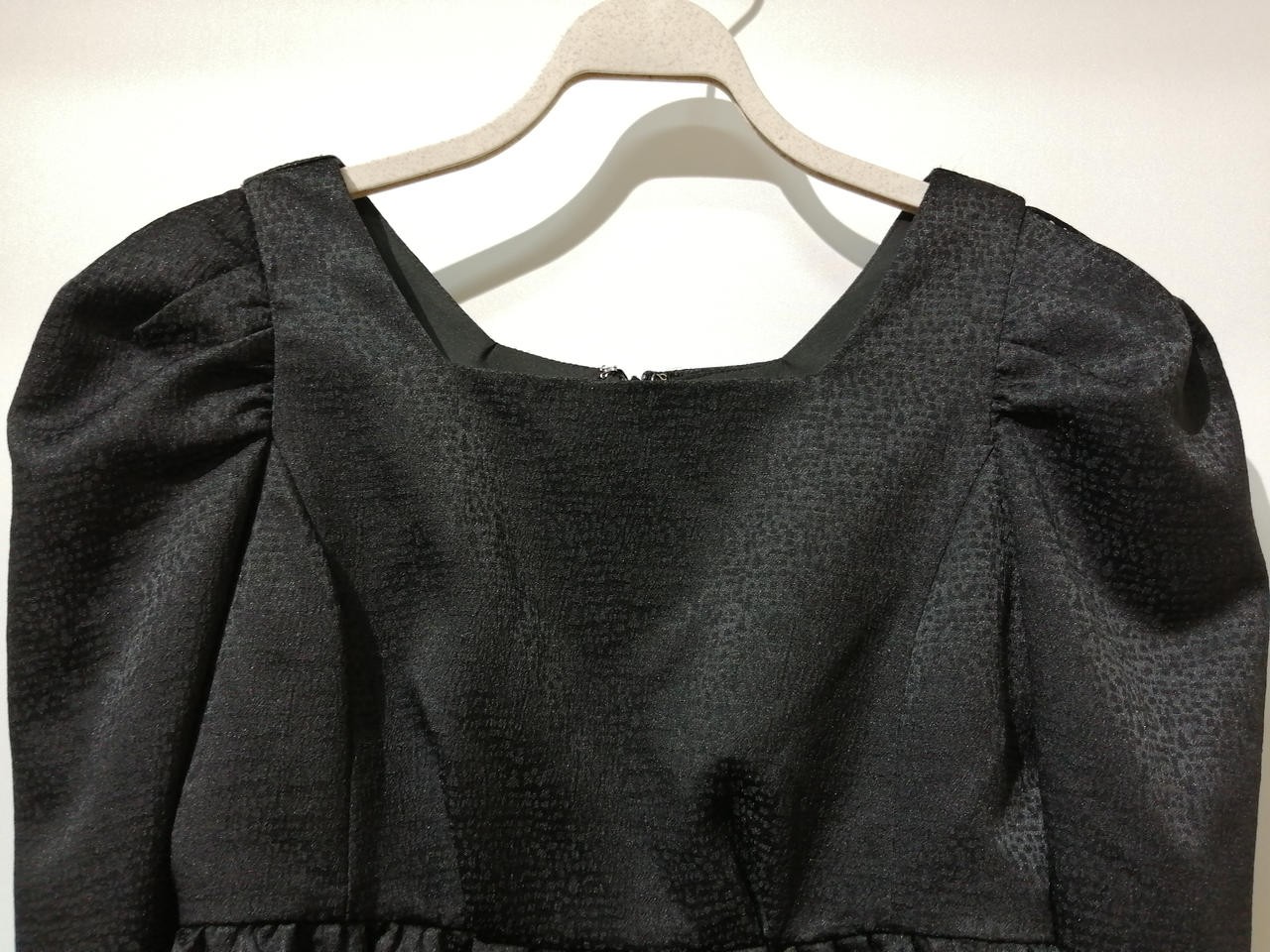 Jacquard Blouse Women’s S V-Neck Short Sleeve Top Classic Design