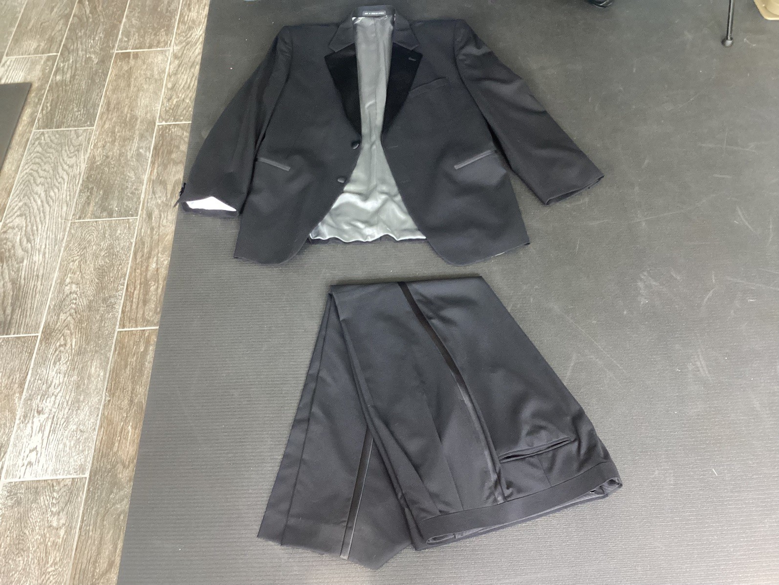 Geoffrey Beene Black Tuxedo Suit Mens Formal Jacket & Pants Satin Peak 44R