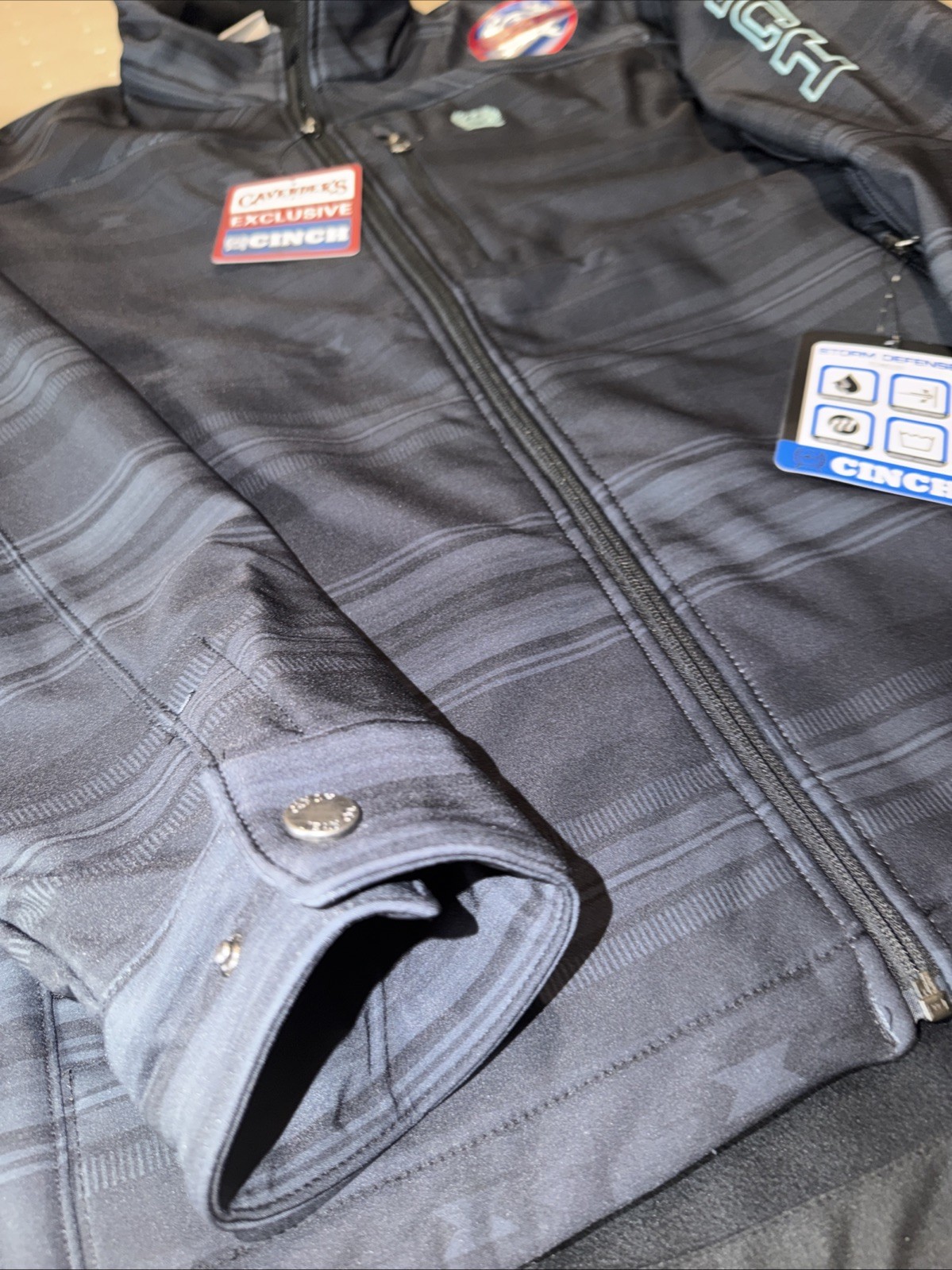 Cinch Men’s Bonded Concealed Carry Softshell Jacket – Aztec- Medium-NWT