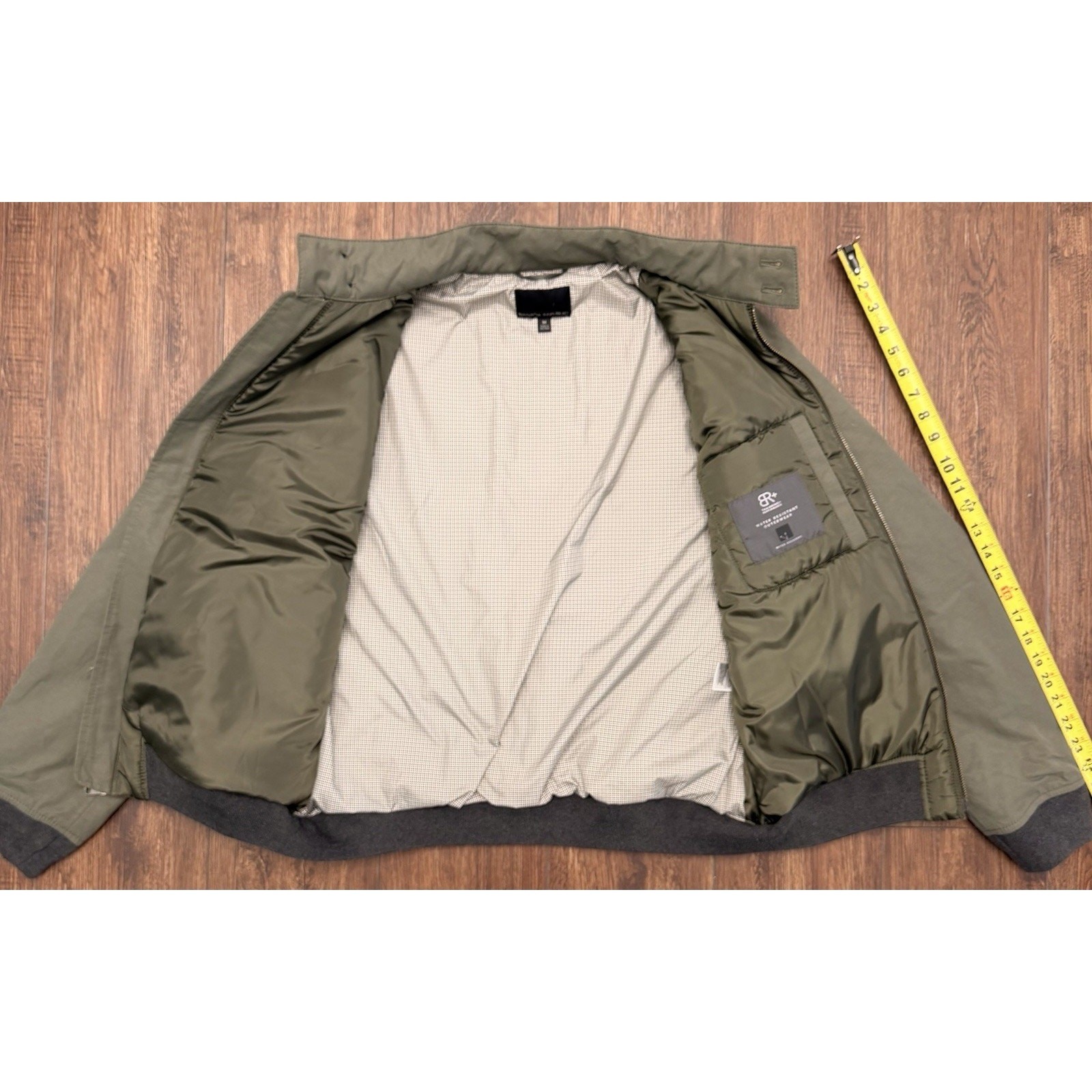 Banana Republic Men’s Olive Bomber Jacket Size M Zip Button Pockets Short Solid