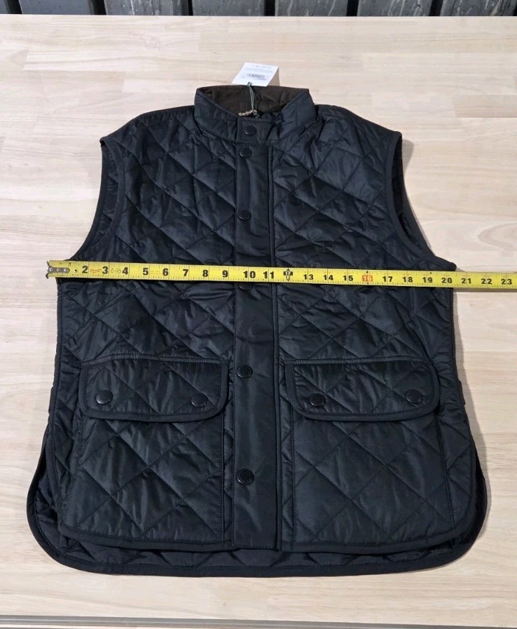 Barbour Lowerdale Diamond-Quilted Gilet Vest In Classic Black – Men’s Size M