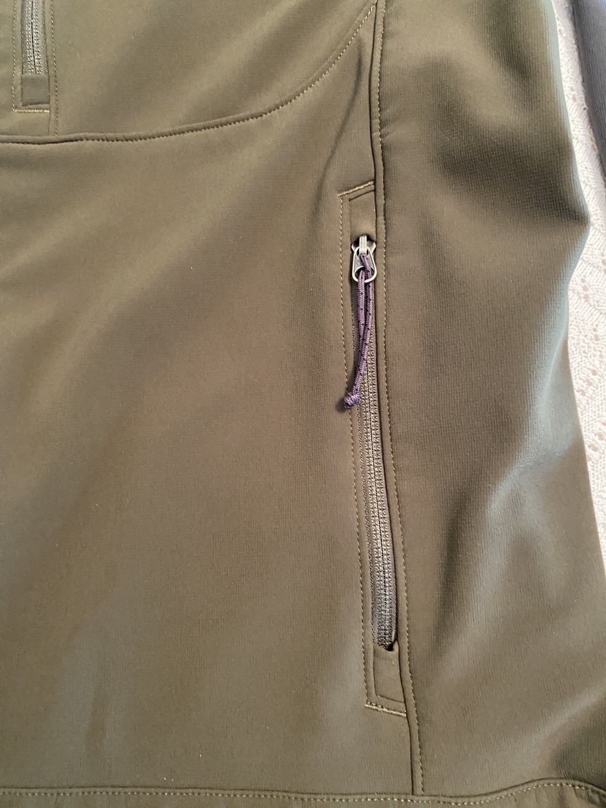 NORTH FACE GREEN/GRAY APEX WATERPROOF SOFT SHELL, SZ: L, PRE-OWN & FREE SHIP!