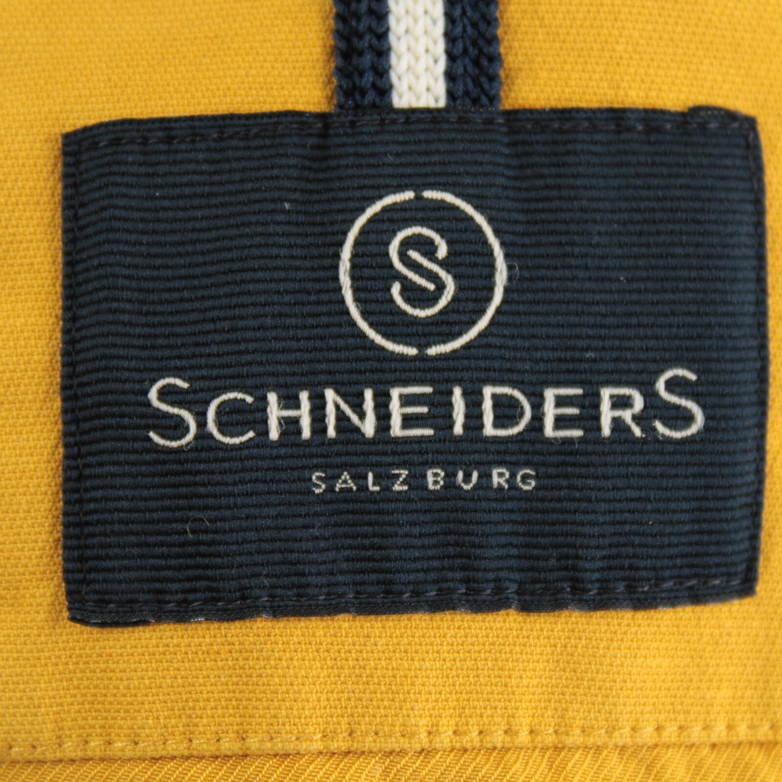Schneiders NWT Cotton Blend Mailo GD Overcoat Size 50 US Medium in Solid Yellow