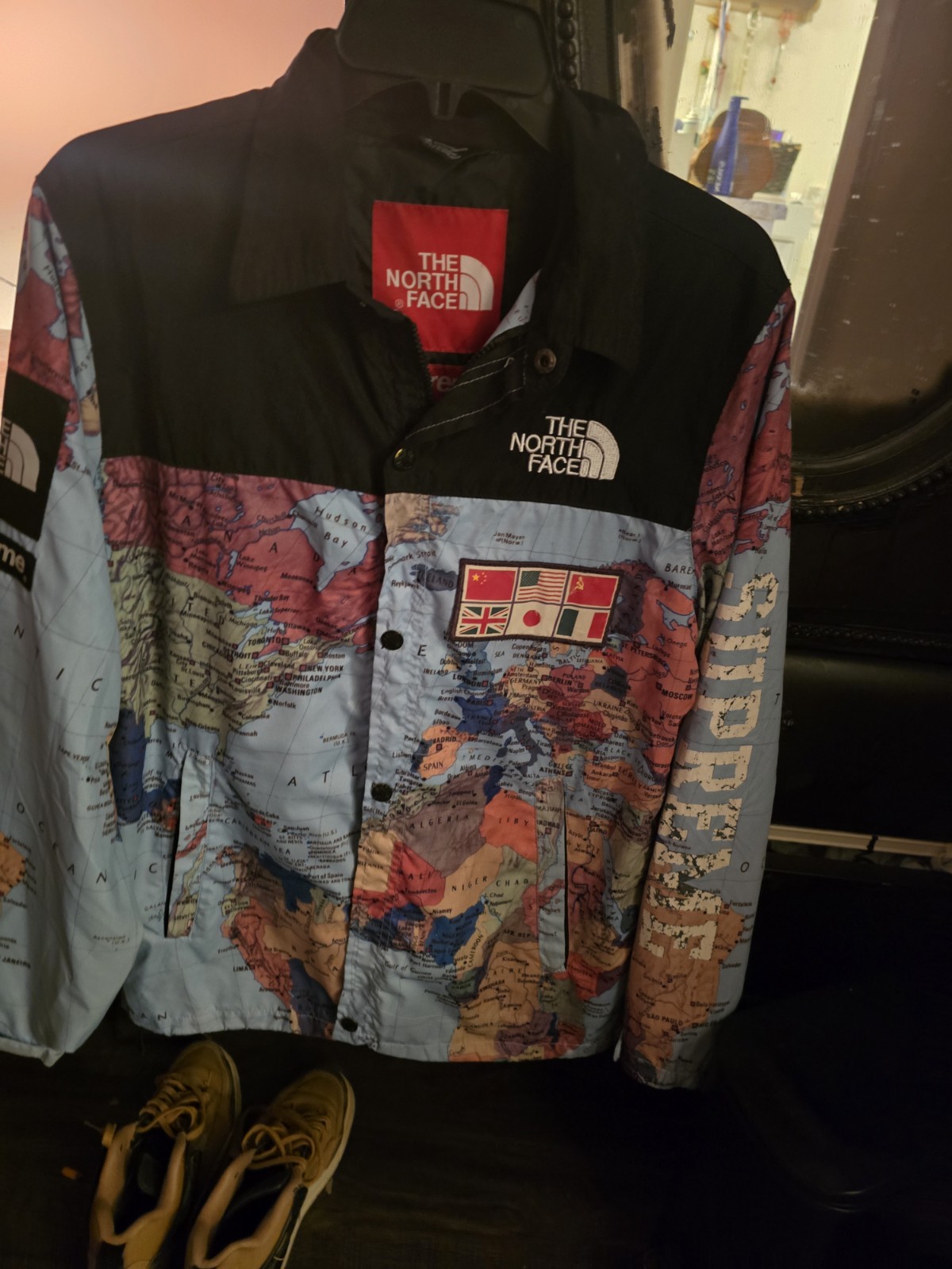 The North Face x Supreme Men’s Map Puffer Down Jacket Full Zip M Black