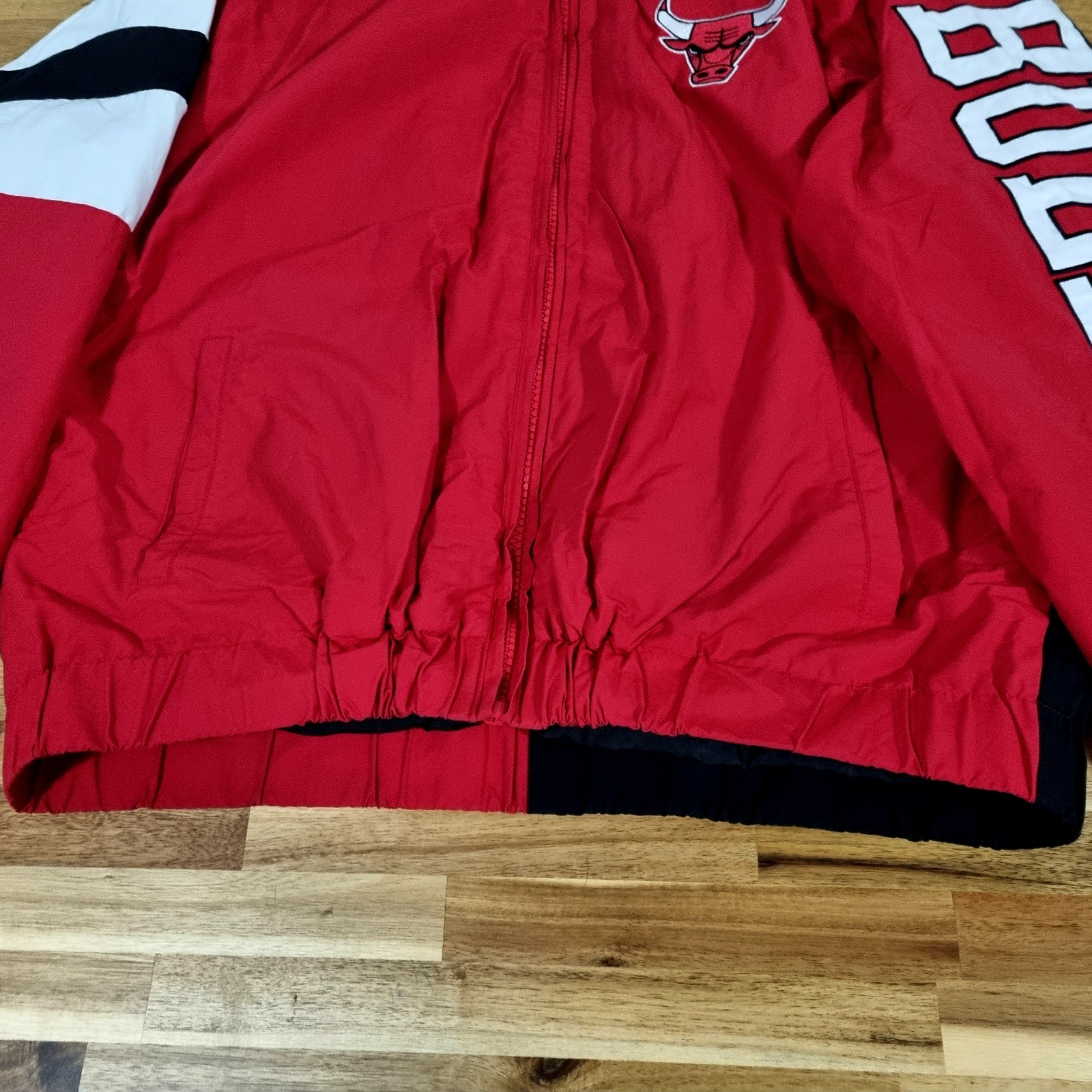 Chicago Bulls Bomber Jacket NBA Red Black Colour Block Long Sleeve Men Size M