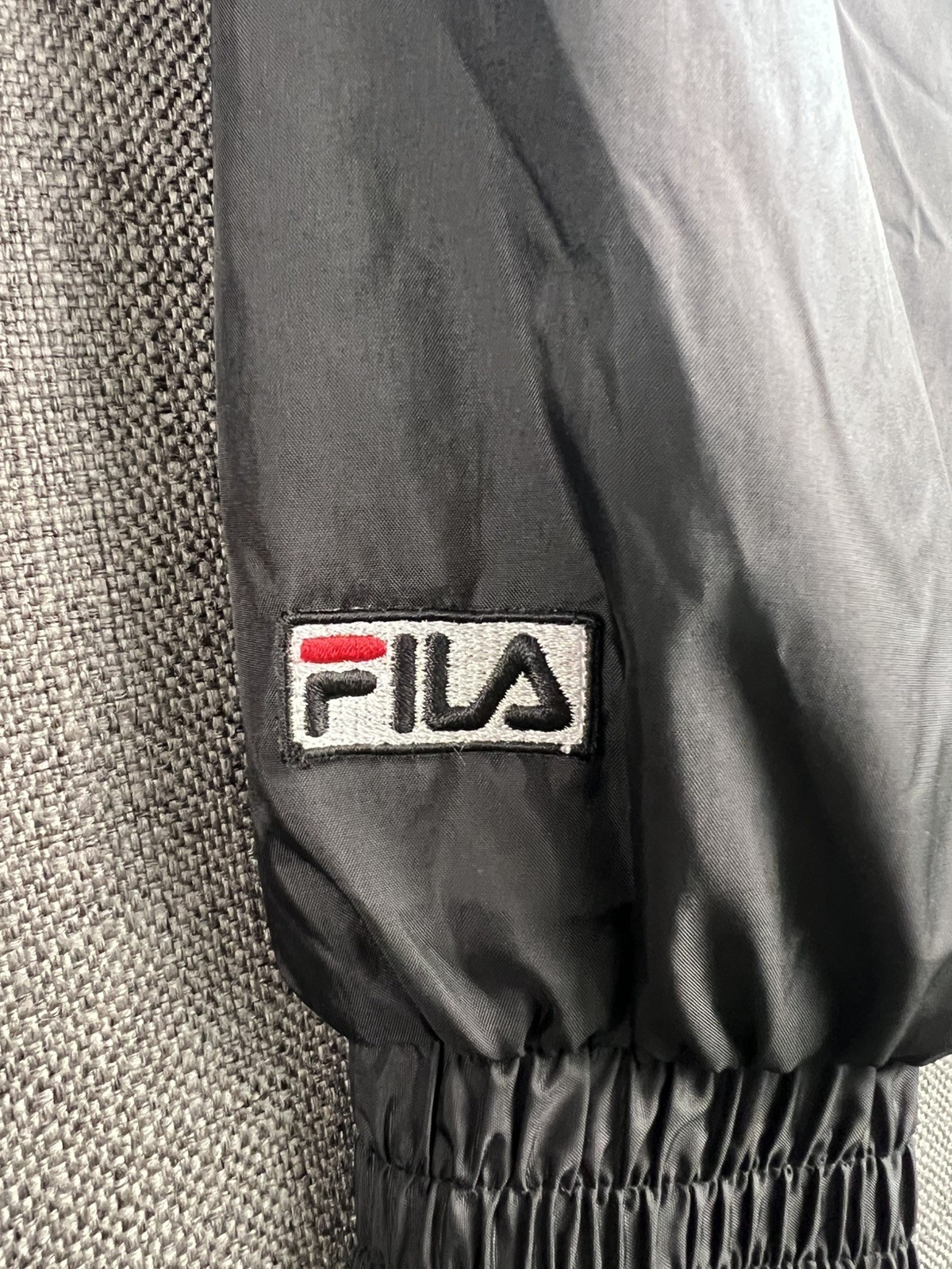 Vintage 90s FILA Black V-neck Pullover Golf Jacket Windbreaker Men’s Medium!