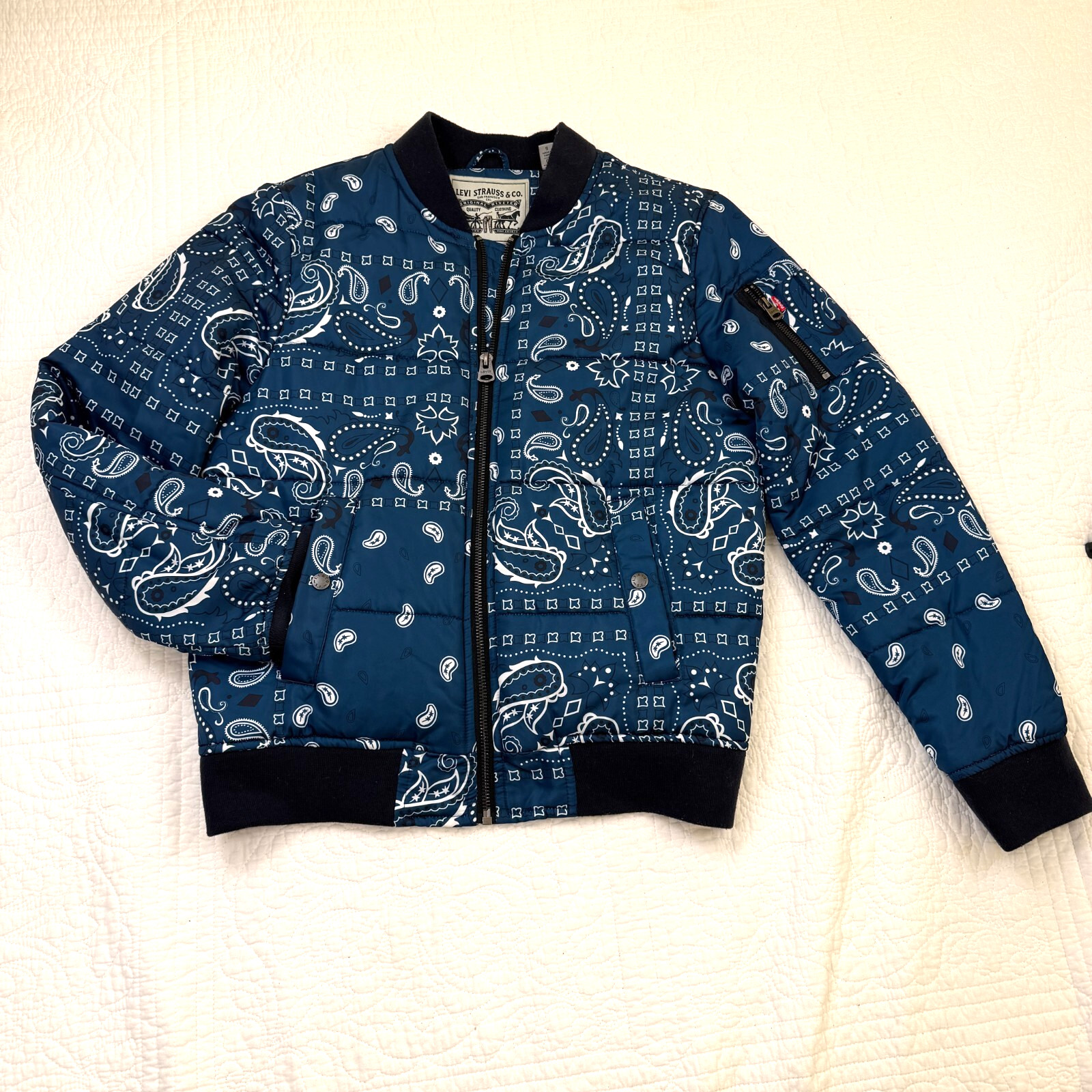 RARE Levi’s Paisley Blue Bandana Quilted Bomber/Puffer Jacket Size Small EUC