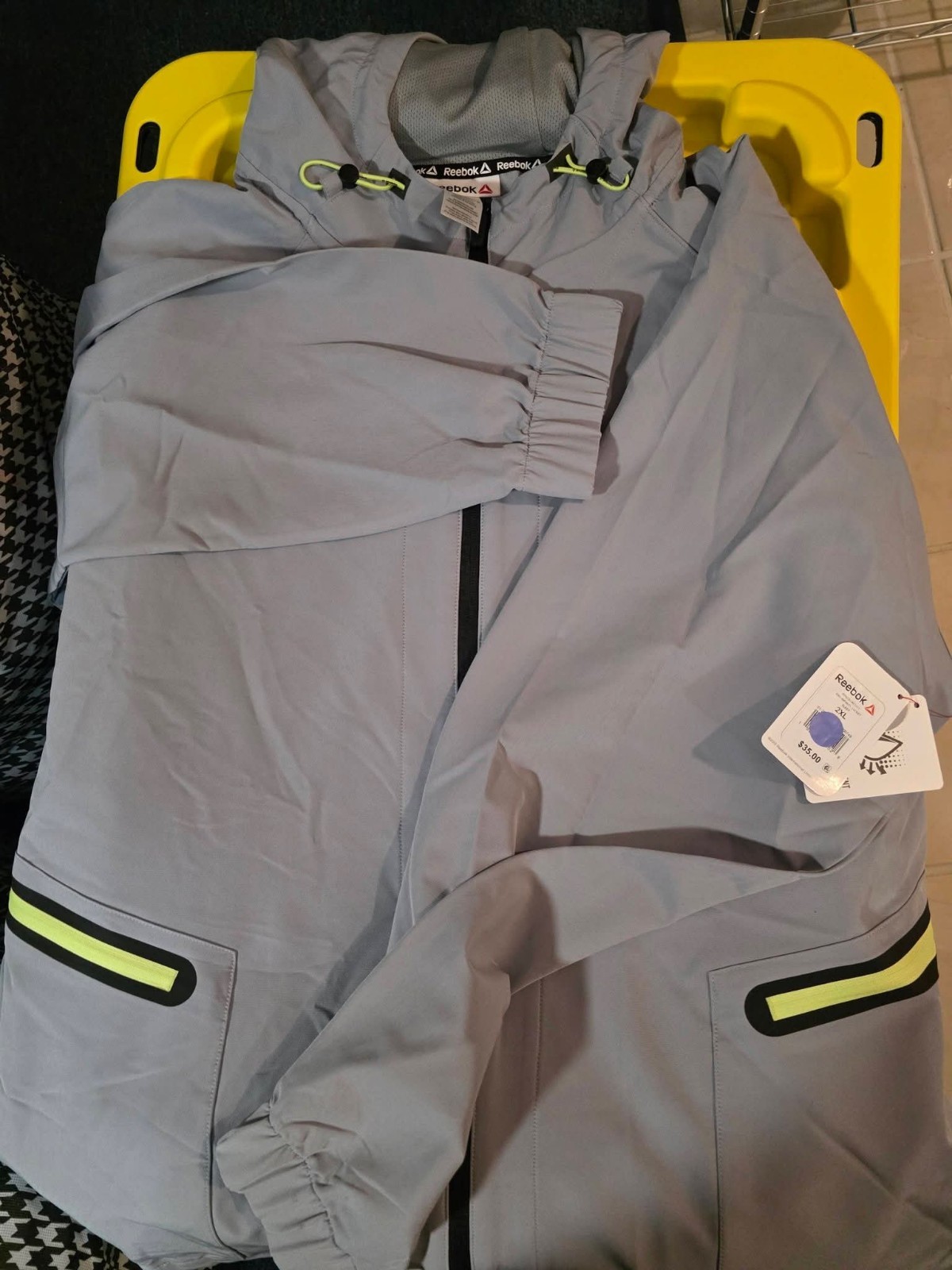 Reebok Jacket Adult Men Brand New Size Small