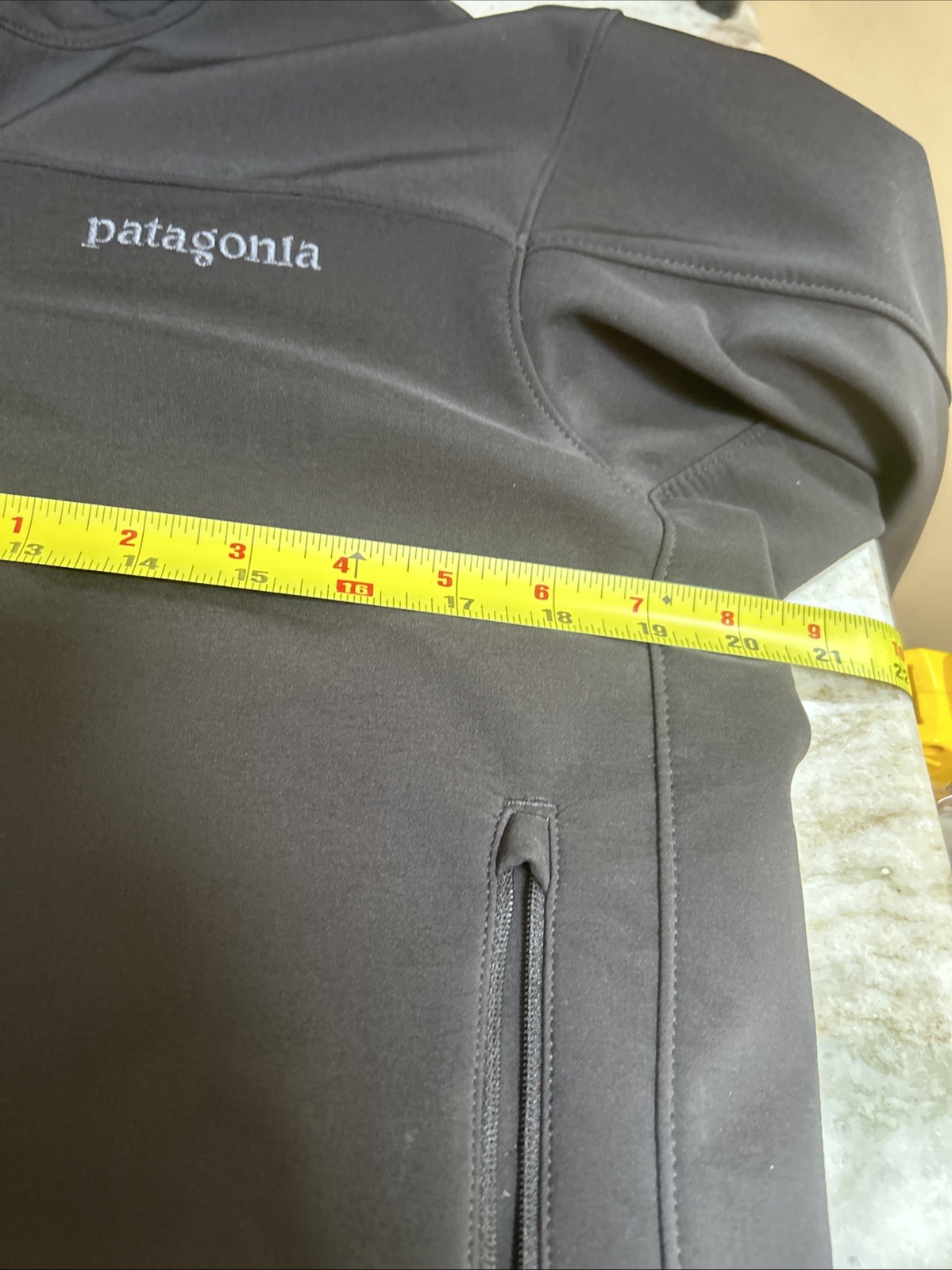 Patagonia Soft Shell Hike Run Jacket Men’s S Fleece Lined Zip Black logo Ski