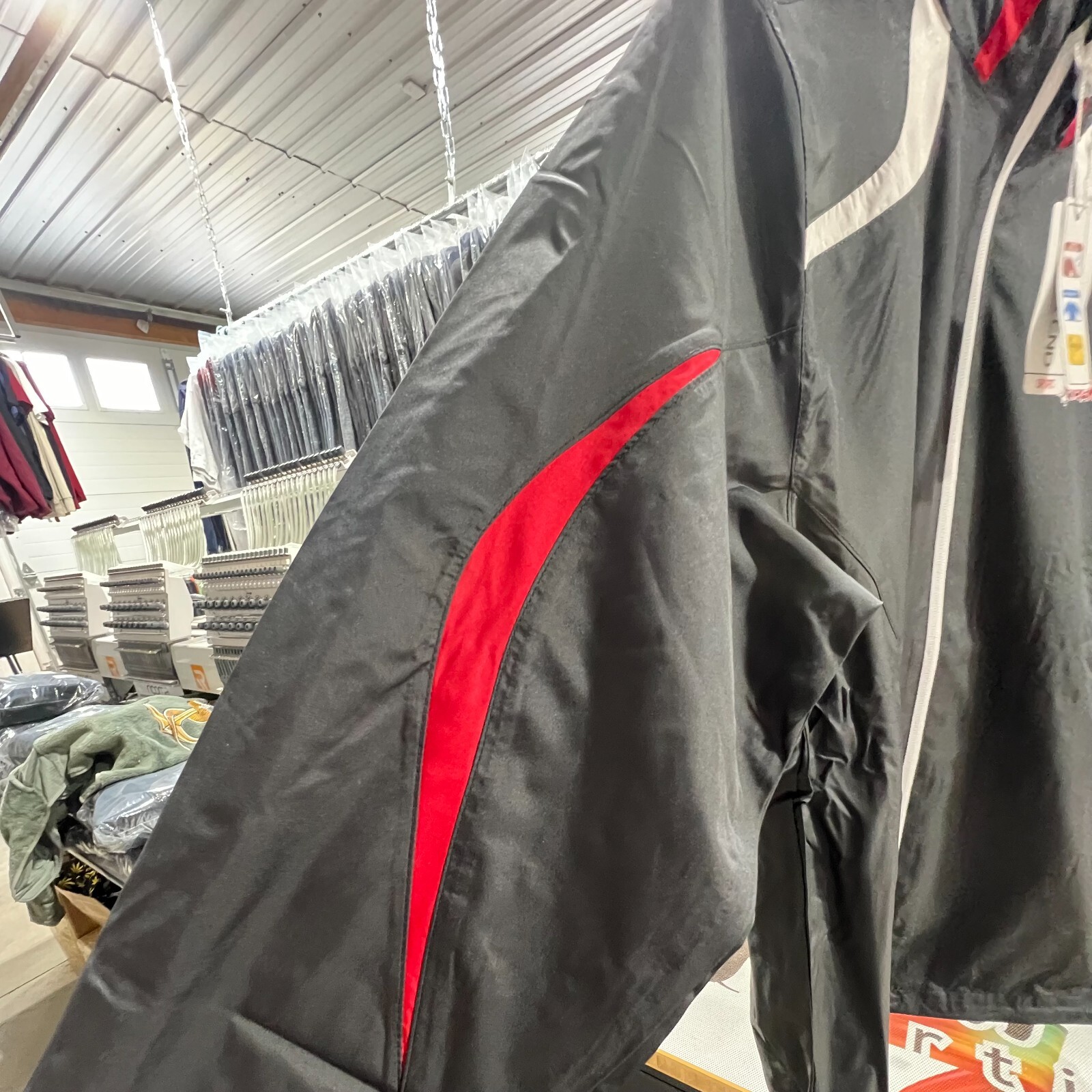 Men’s Zipped Windbreaker Hooded With Mesh Liner Zipped Pockets Spyderpunk