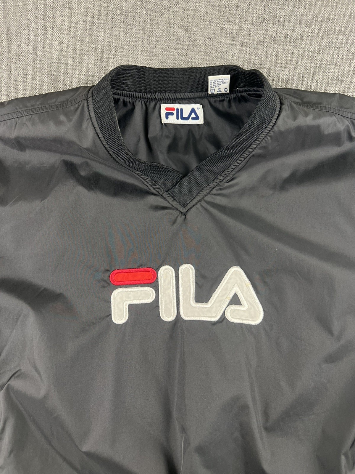 Vintage 90s FILA Black V-neck Pullover Golf Jacket Windbreaker Men’s Medium!