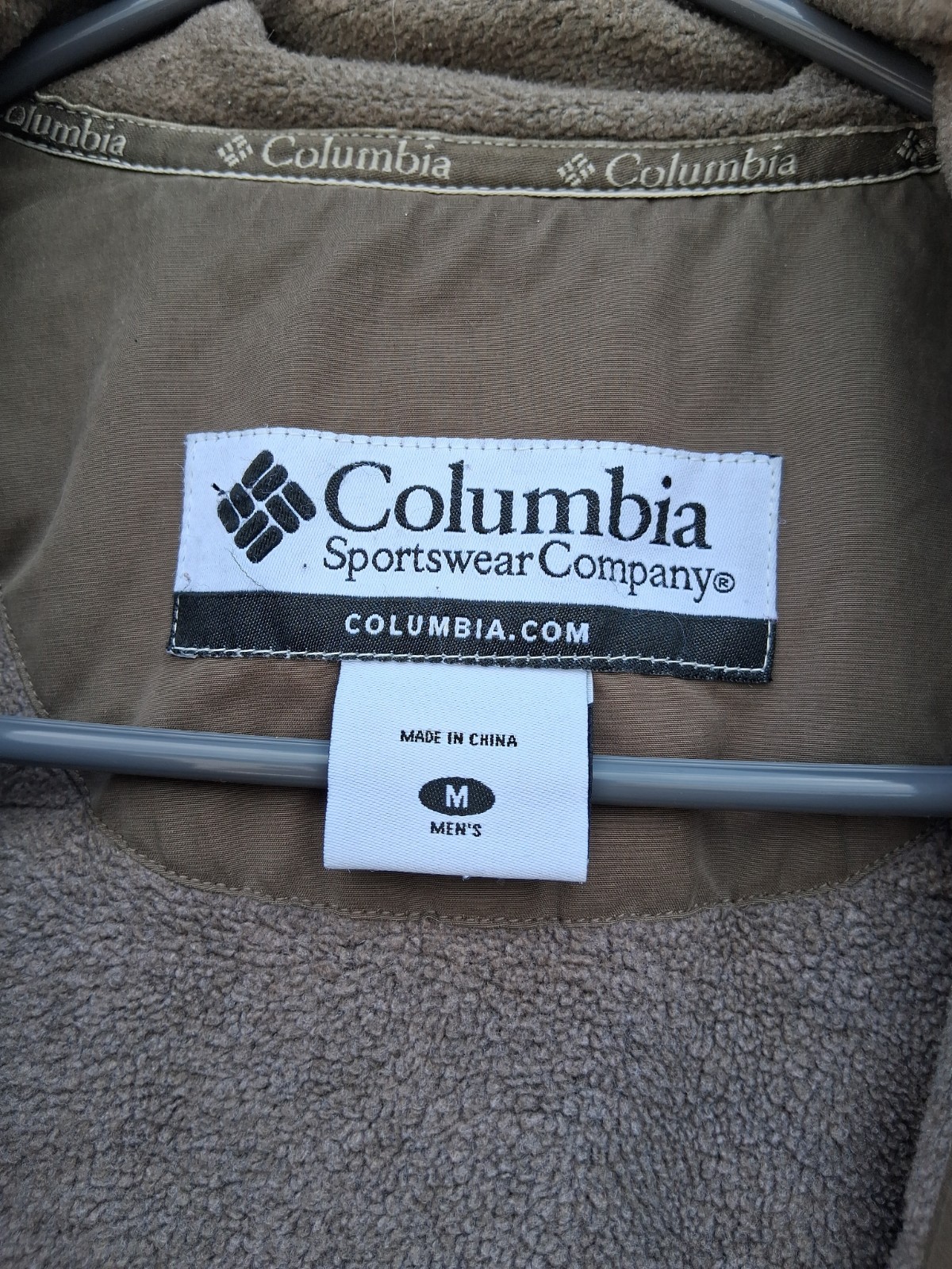 Columbia long sleeve solid tan full zip secure pockets elastic hem jacket Medium