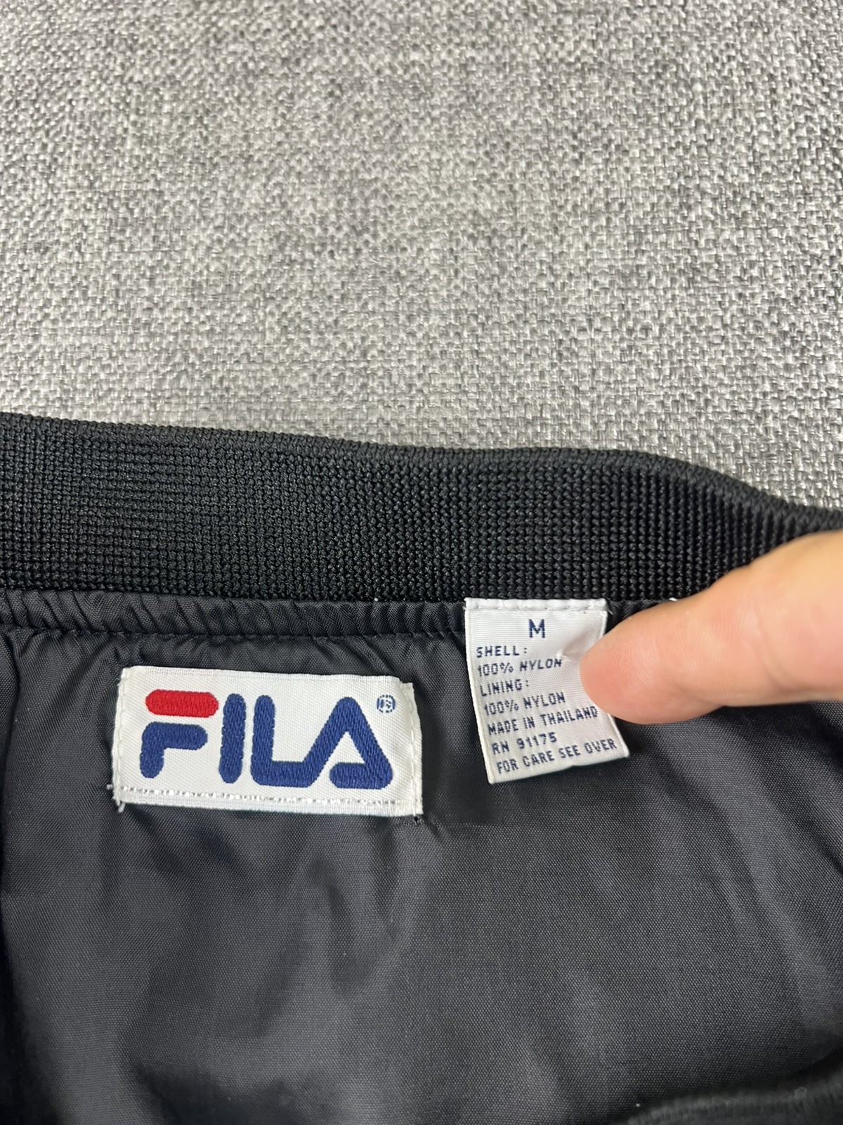 Vintage 90s FILA Black V-neck Pullover Golf Jacket Windbreaker Men’s Medium!