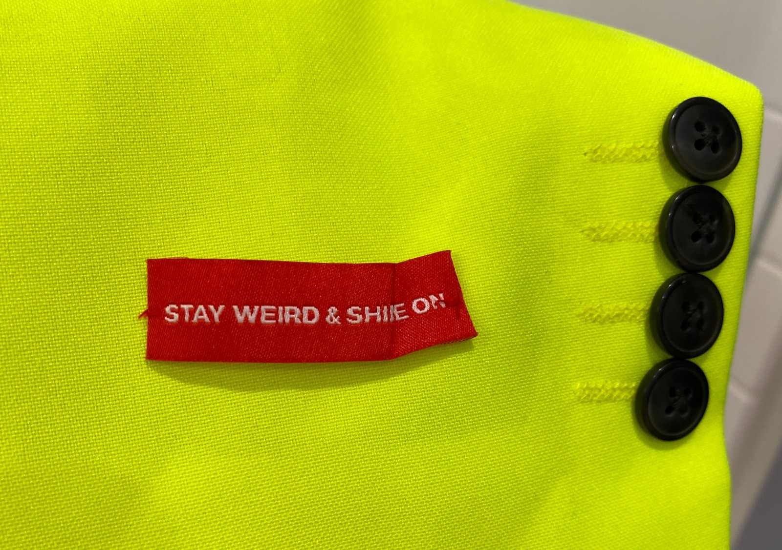 NEW SOLD OUT SHINESTY NEON yellow “STAY WEIRD & SHINE ON” MENS SUIT 44 Pant33/34