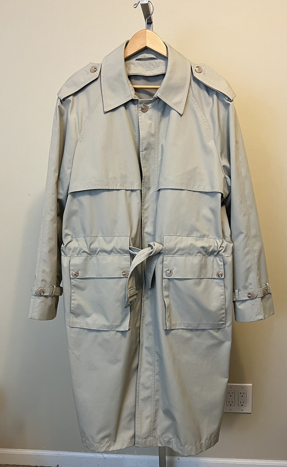 Vtg Field & Stream Mens Size 44 Khaki Trench Coat Button Front & Belted