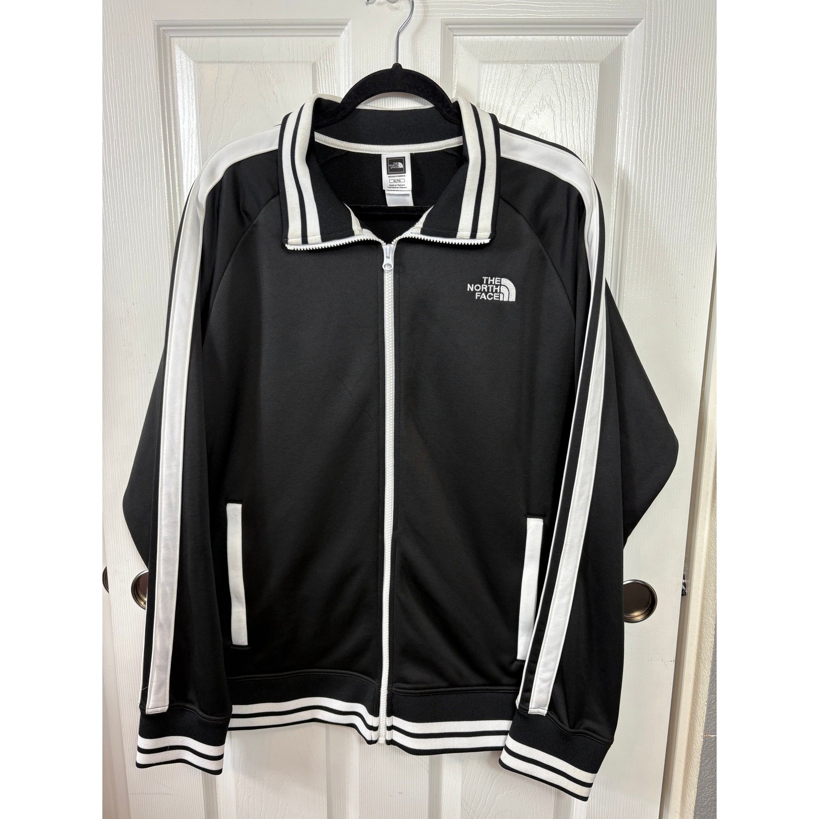 The North Face Men’s Track Jacket Extra Large Full Zip Black and White