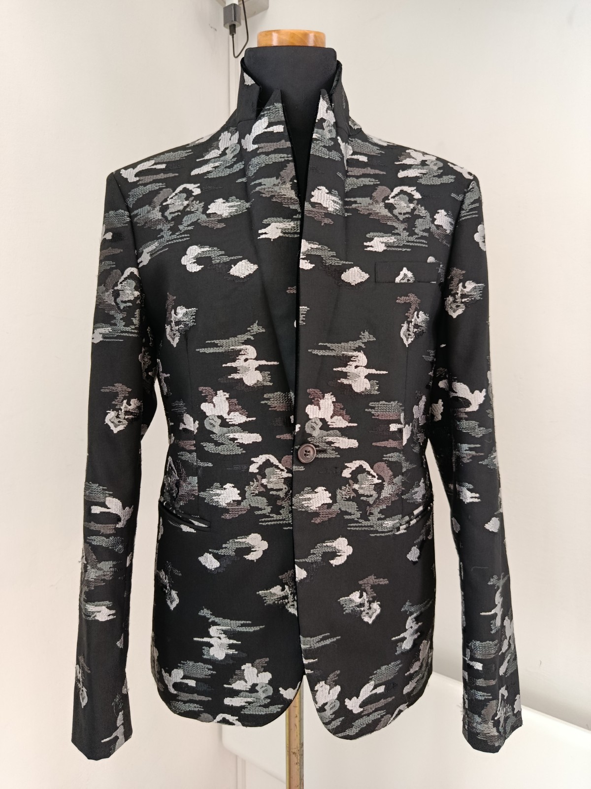 Emporio Armani Runway FW 2017 Brocade Jaquard Mohair Wool Velvet Tuxedo Jacket