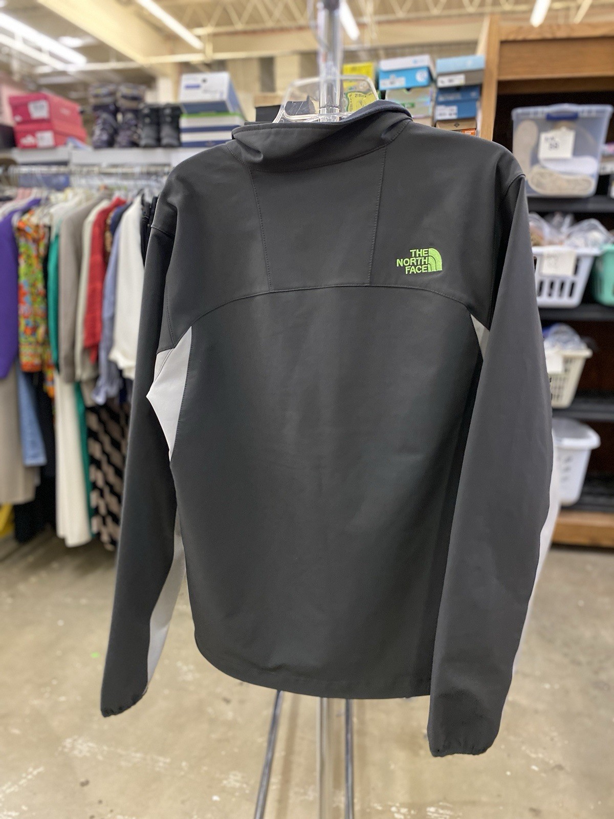The North Face Mens M Soft Shell Windwall Jacket Full Zip Outerwear Gray Black