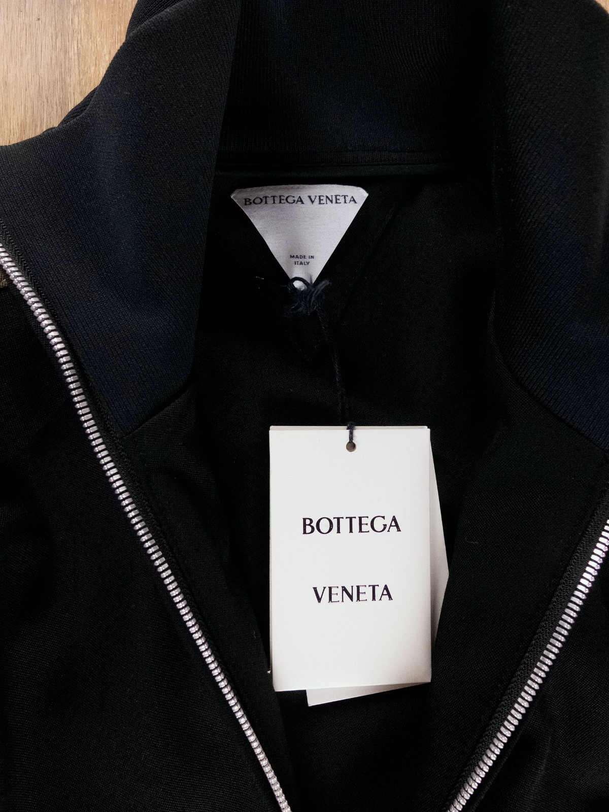 (NO CUSTOMS TAX) BOTTEGA VENETA black wool side stripe zip sweatshirt jacket M
