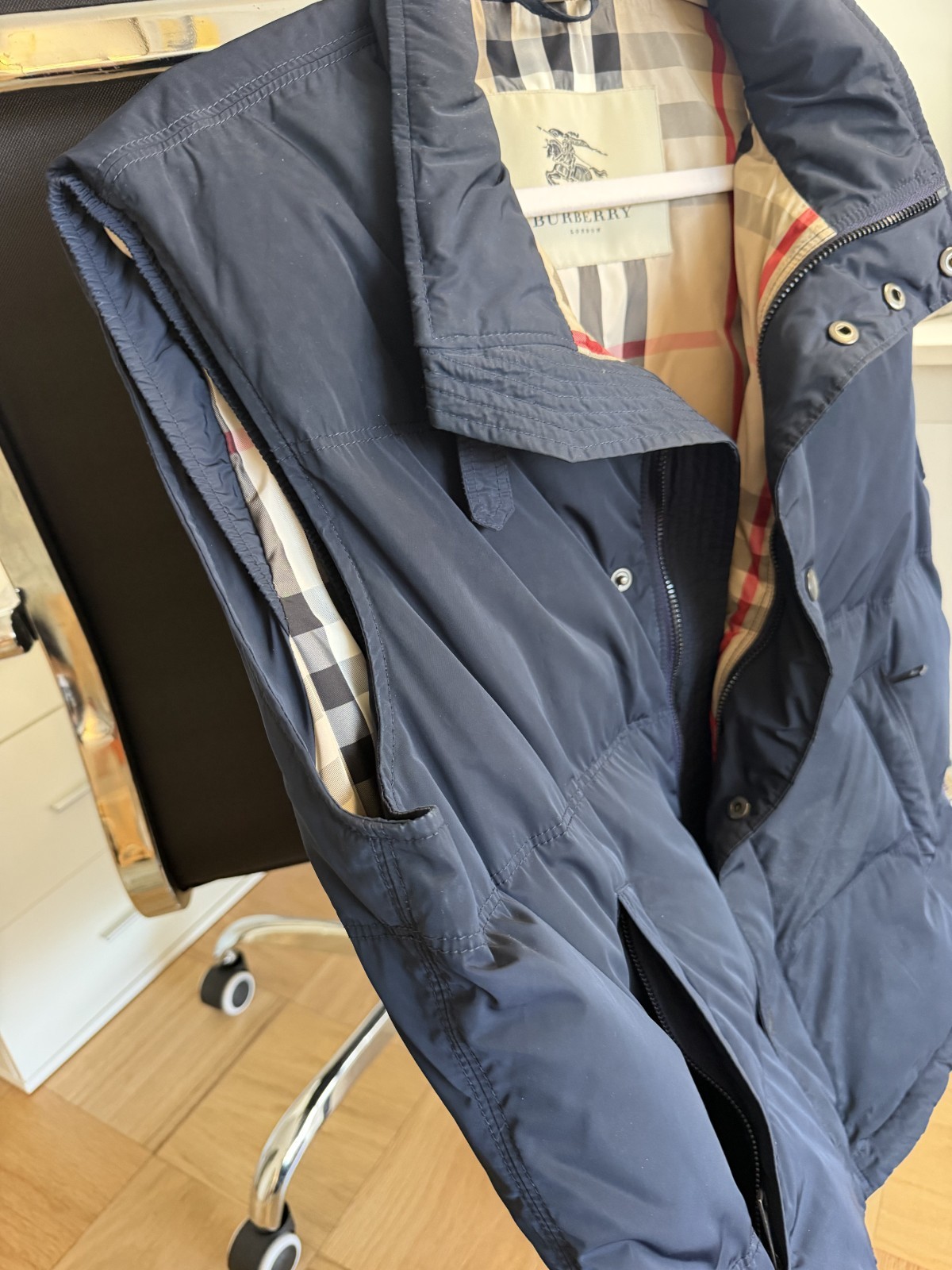 Burberry London Men’s XL Navy Puffer Vest Gilet – Nova Check Lined