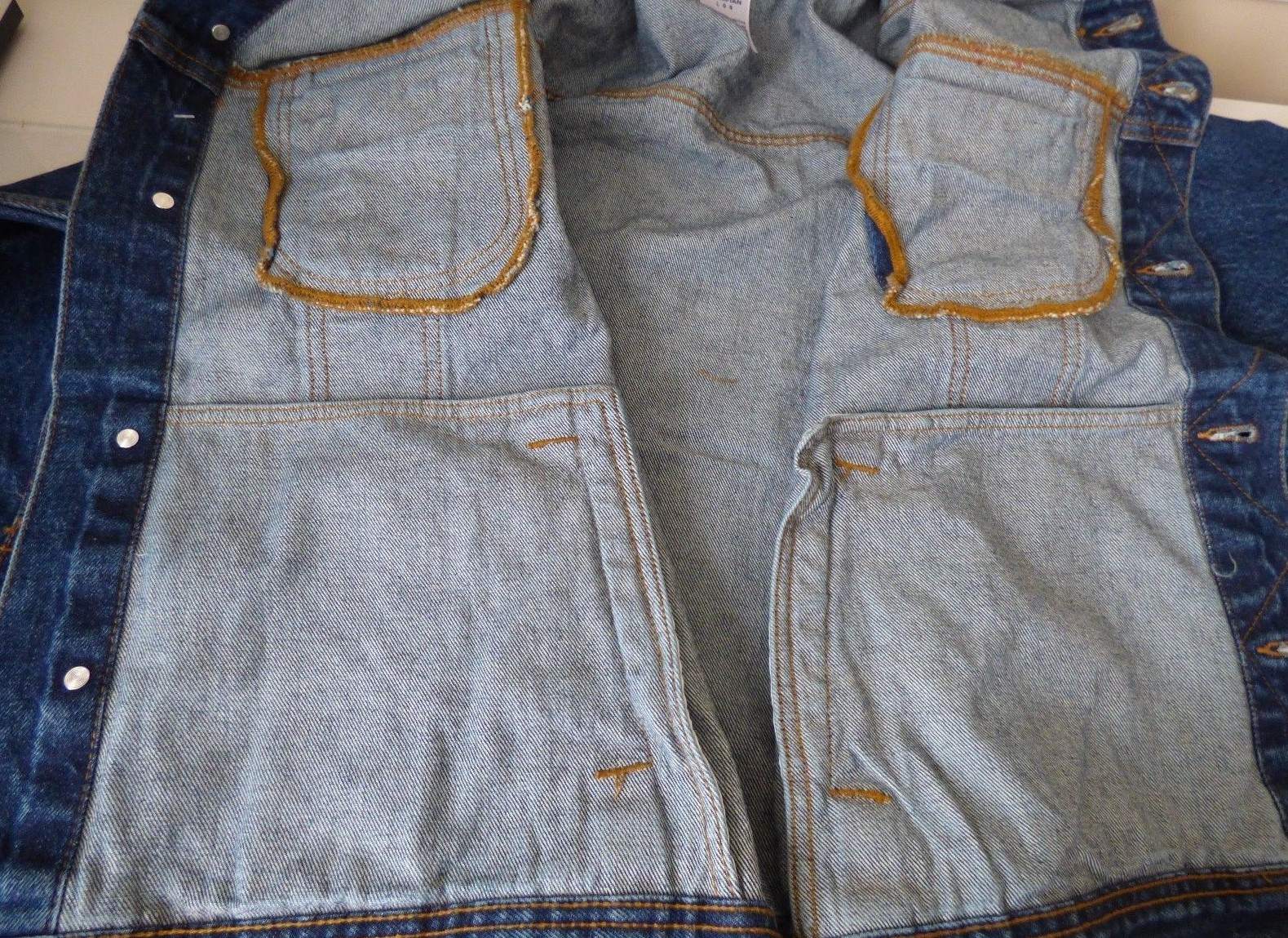 Men’s Wrangler Rugged Wear Denim Jacket – Inside Pockets
