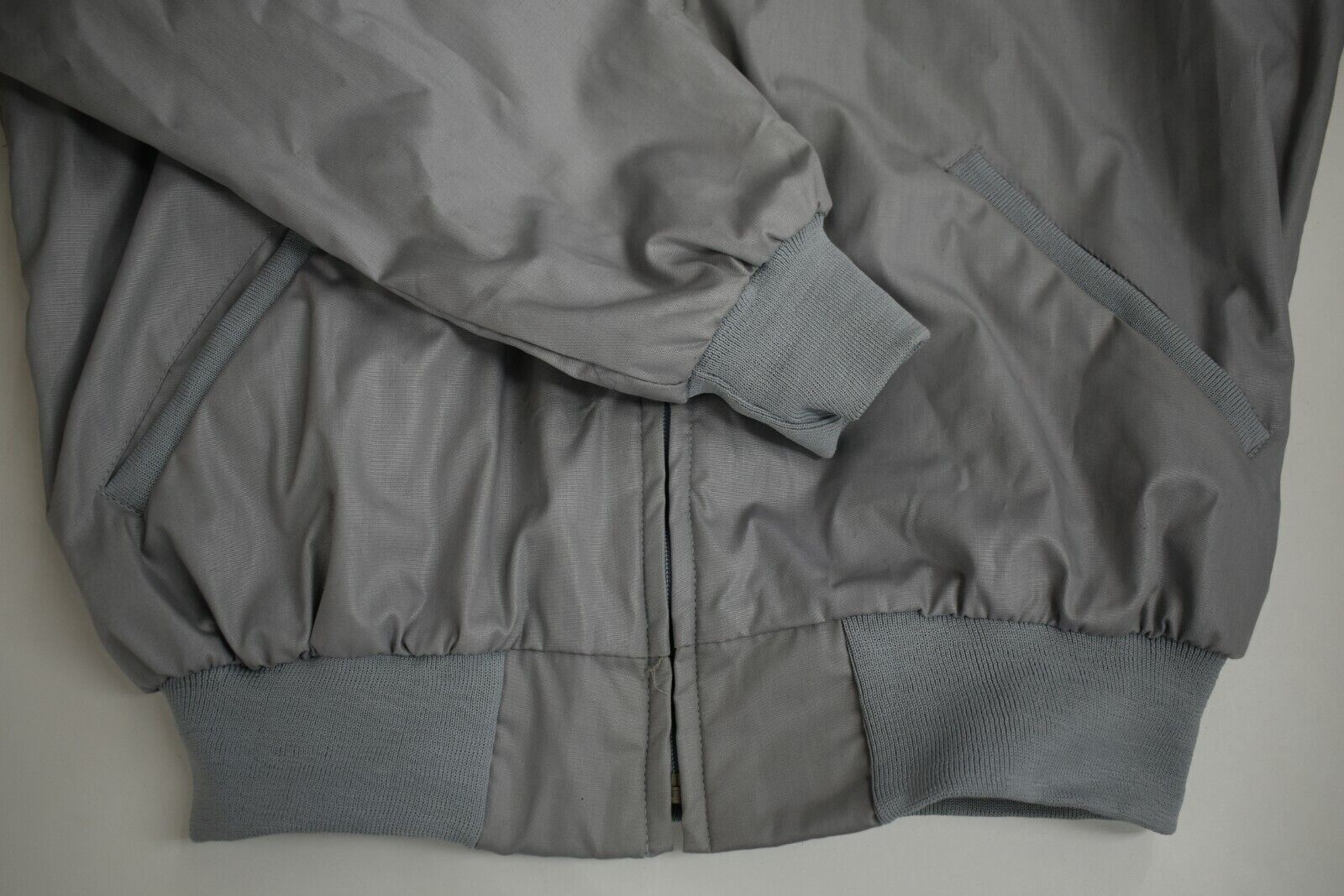 K Brand Mens Grey RTW Zip Front Cotton Jacket Mock Neck Stretch Hem & Cuffs Sz L