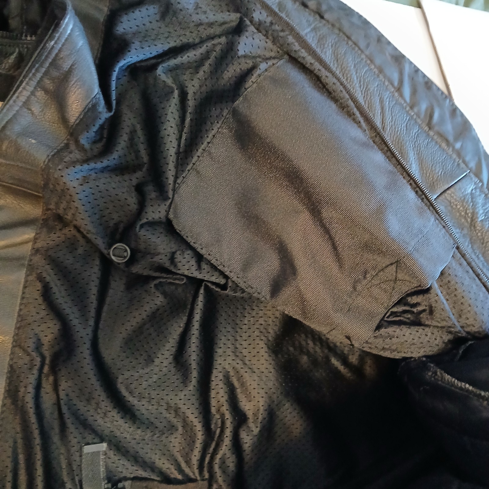 Street Legal Performance Men’s Black Leather Padded Motorcycle Jacket 2XL XXL
