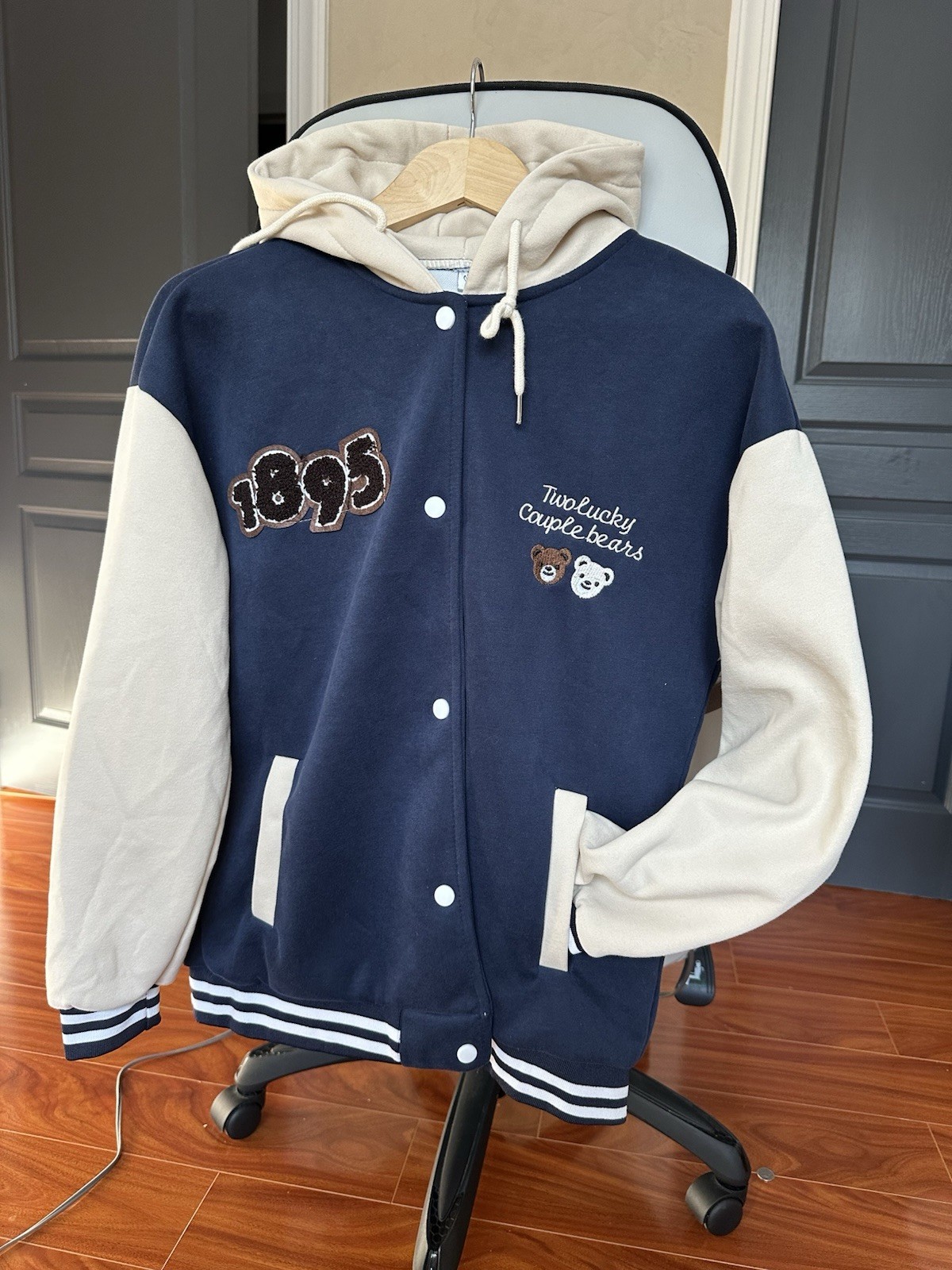 Ju Dong Clothing Co., Ltd. Unisex Outerwear Jacket Size M/L