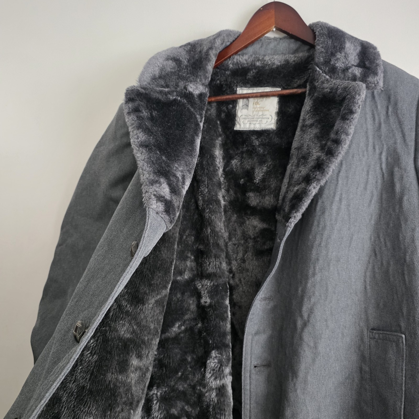 Vintage London Fog Mens Size 44R Fur Lined Jacket Dry Clean Only Gray