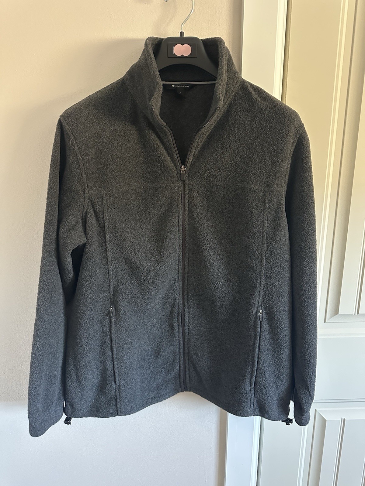 (2) Men’s Size Large Fleece Jackets Full Zip, Pockets Zip, Lt Gray & Dk Gray