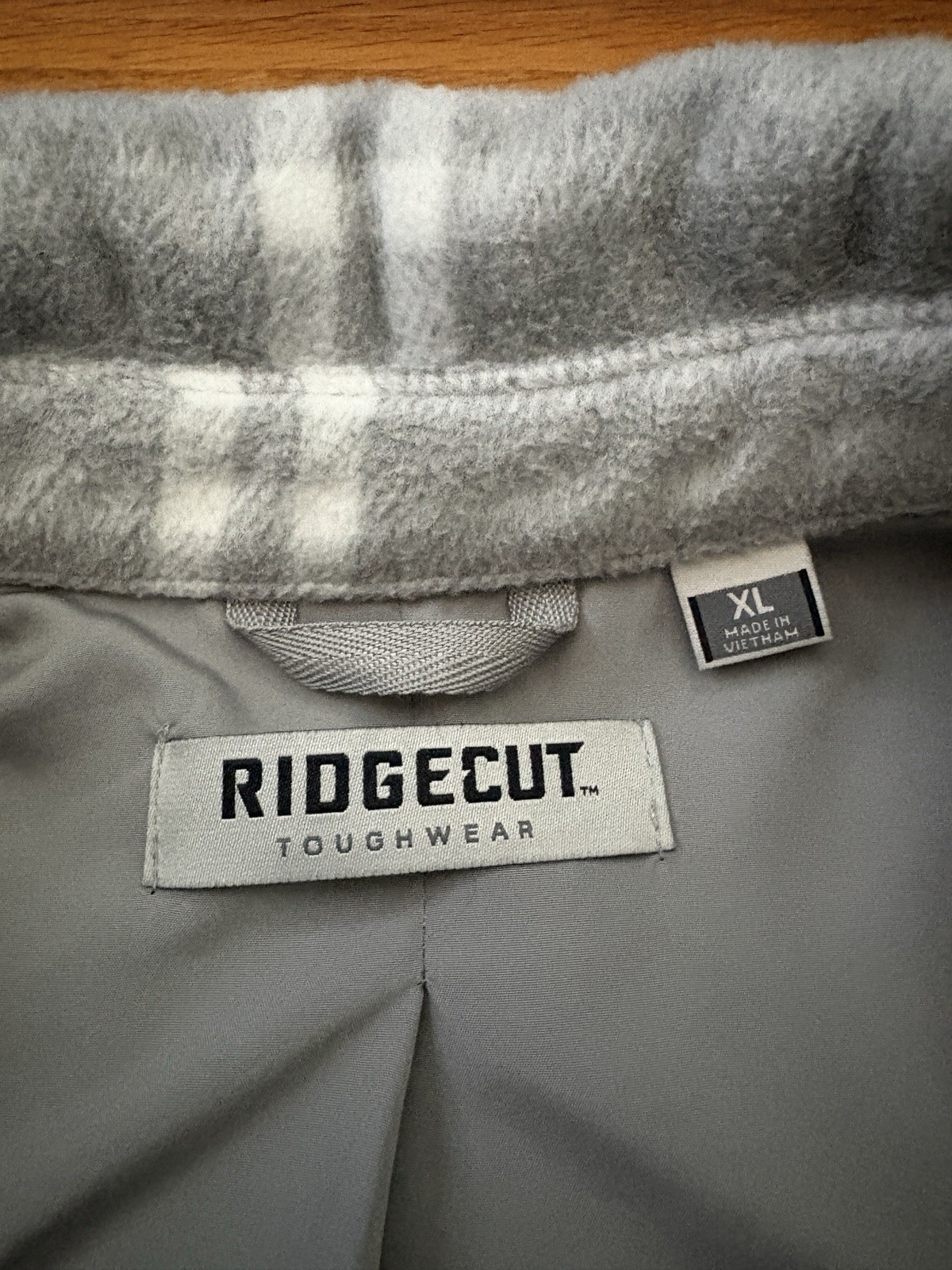 Ridgecut Flannel Jacket – Men’s XL – Gray/White