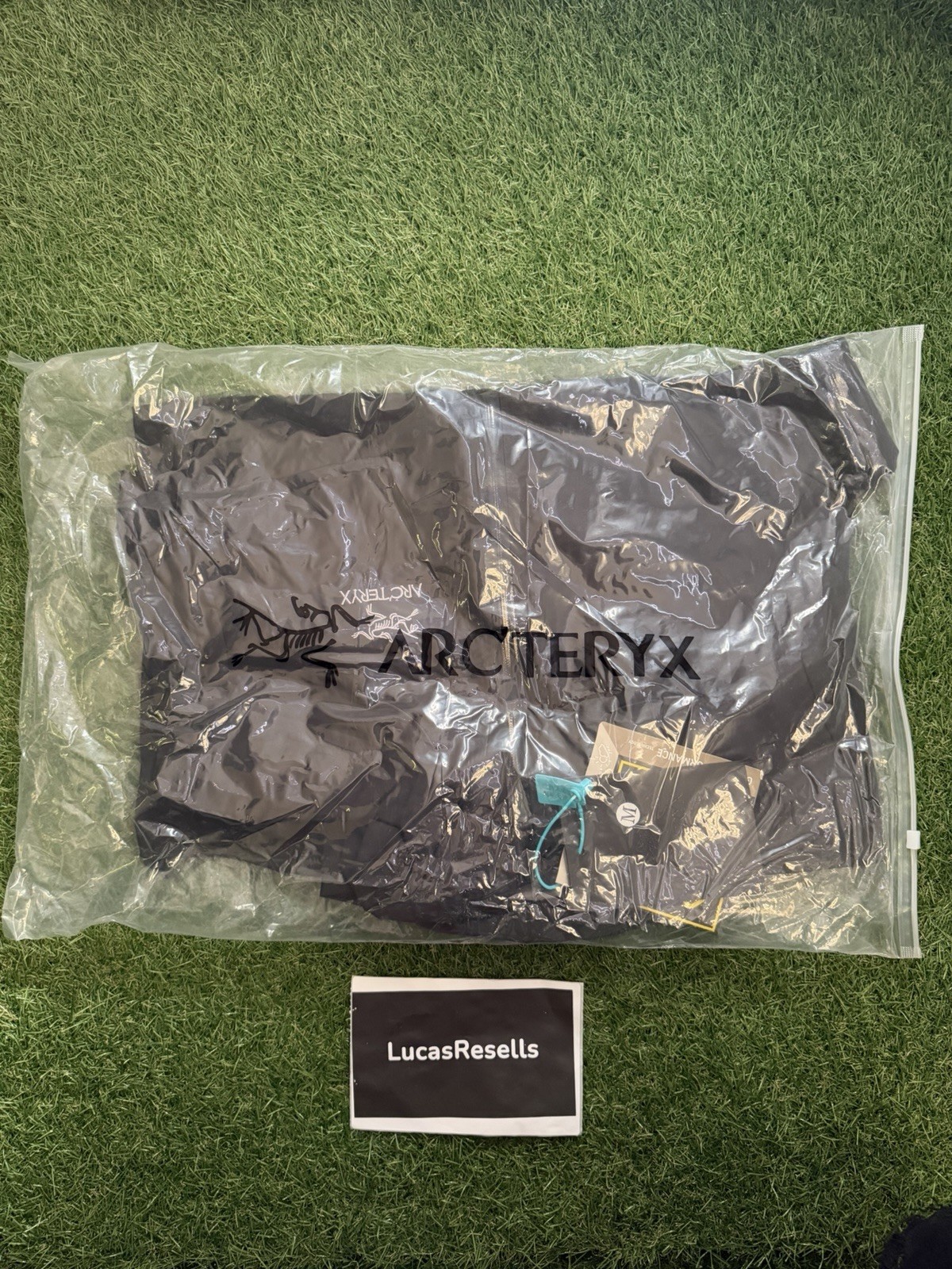 Arc’teryx Men’s Black Waterproof Hooded Full Zip Down Puffer Jacket M
