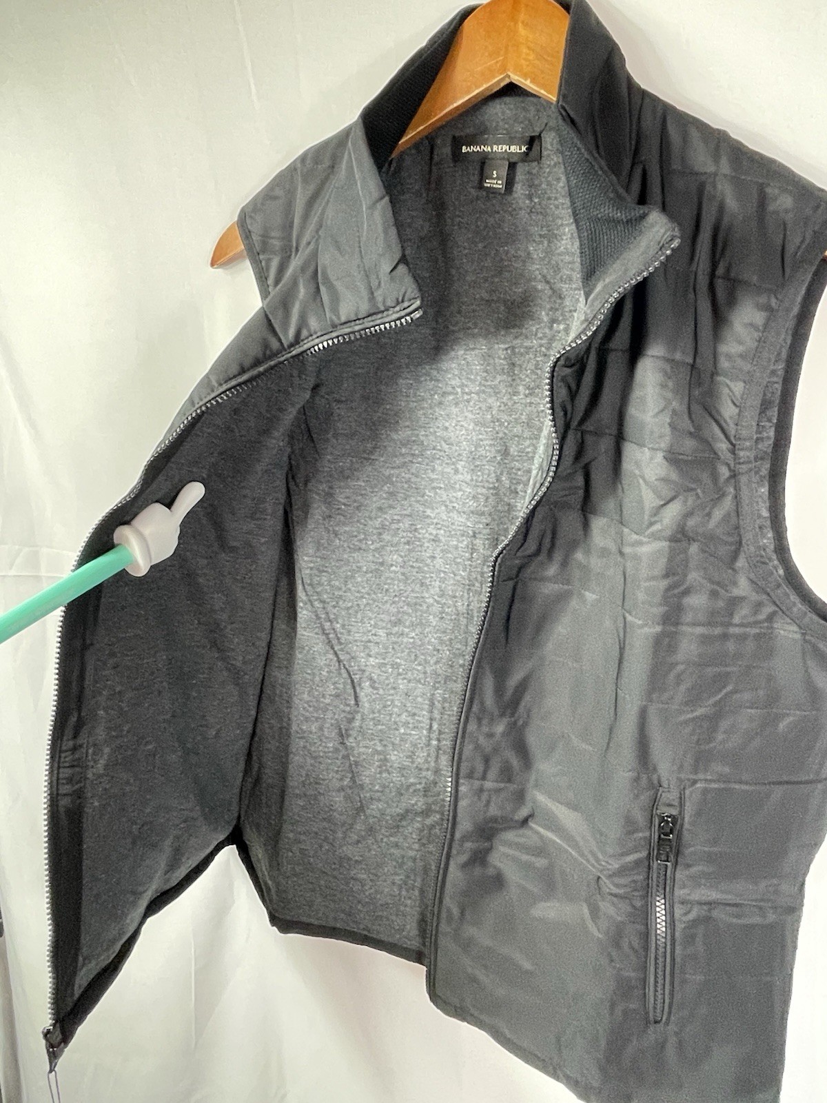 Banana Republic Men’s SMALL Lot of 2 Black & Blue Quilted Full Zip Vests NWT