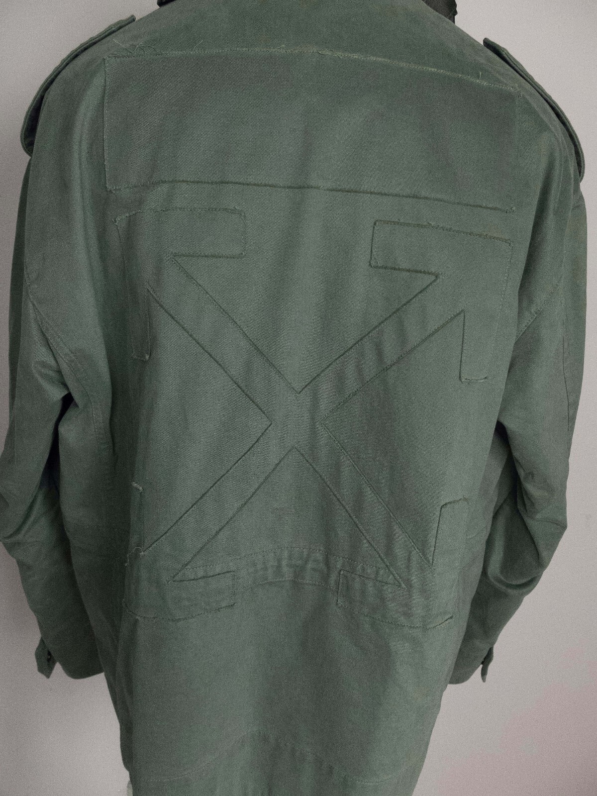 (NO CUSTOMS TAX) OFF-WHITE Arrows padded military green cotton track jacket coat