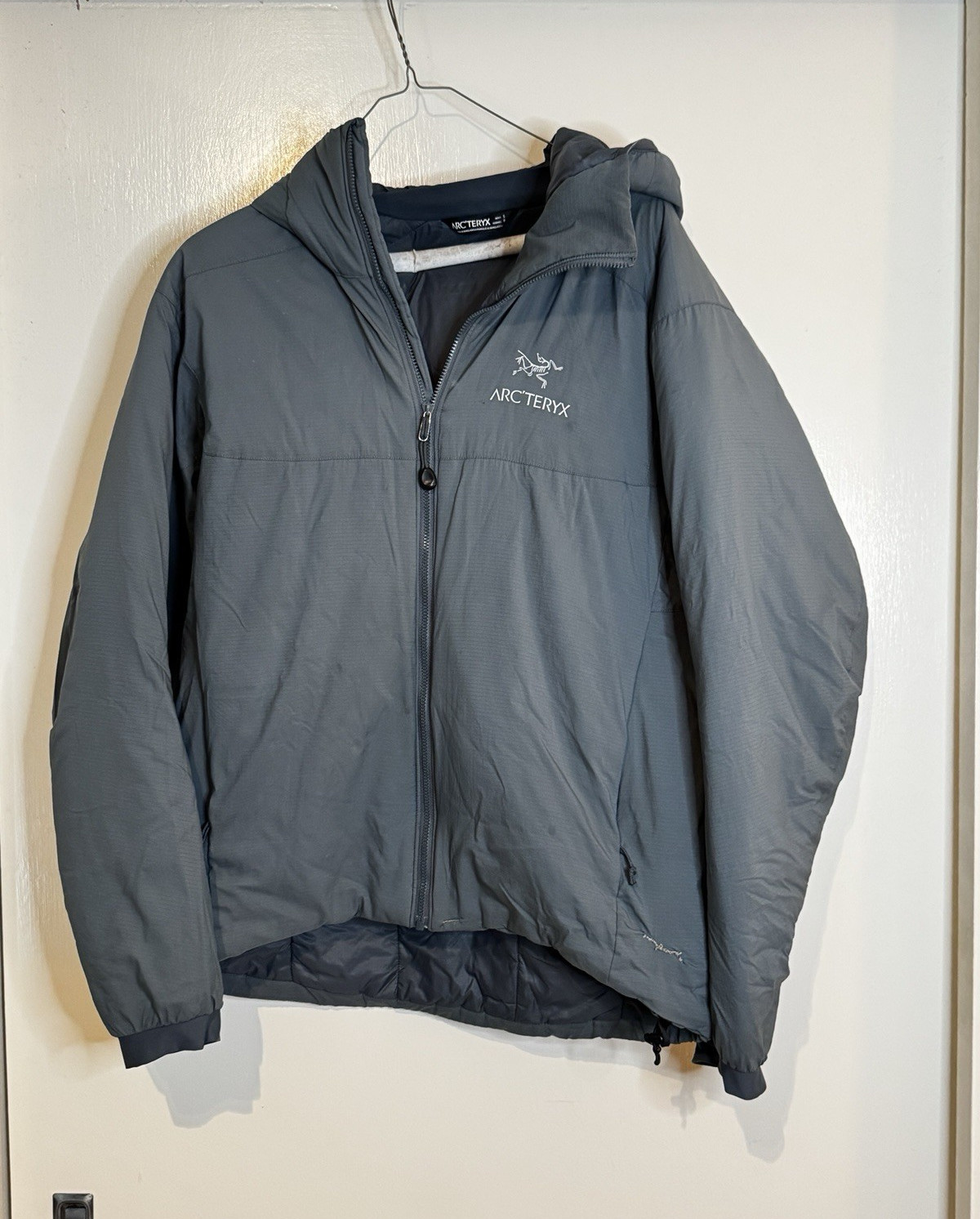 Arc’teryx Gray Hooded Full Zip Nylon Lightweight Jacket Men’s Small