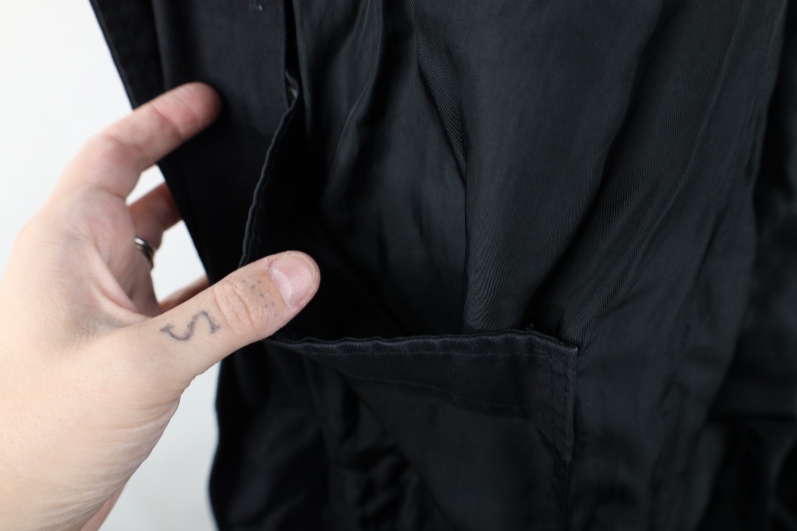 Vintage 70s Streetwear Mens 44R Distressed Belted Trench Coat Jacket Black