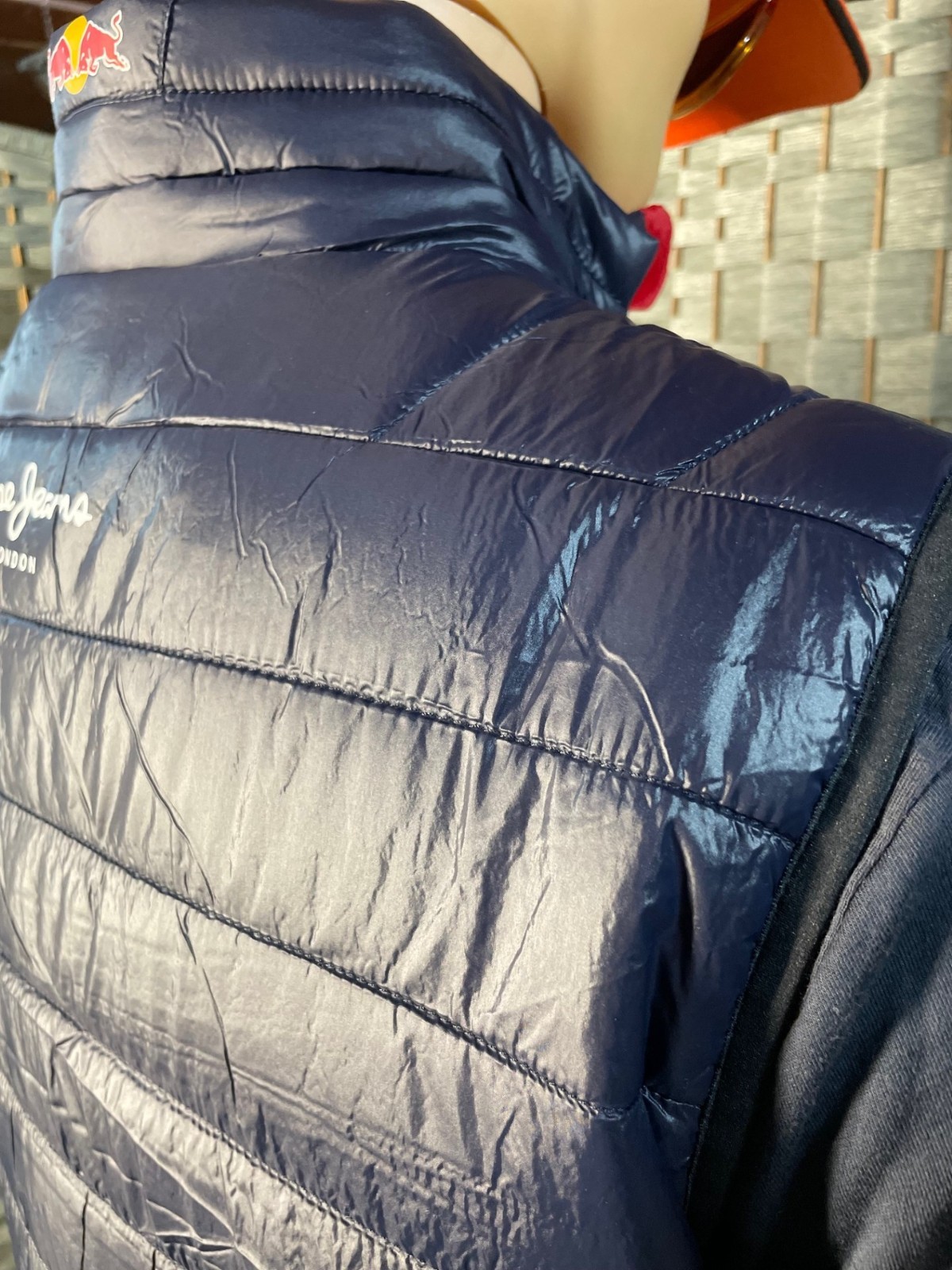 NEW Red Bull Racing F1 Men’s Down Vest 2012 Genuine Vintage FREE SHIPPING!- XL
