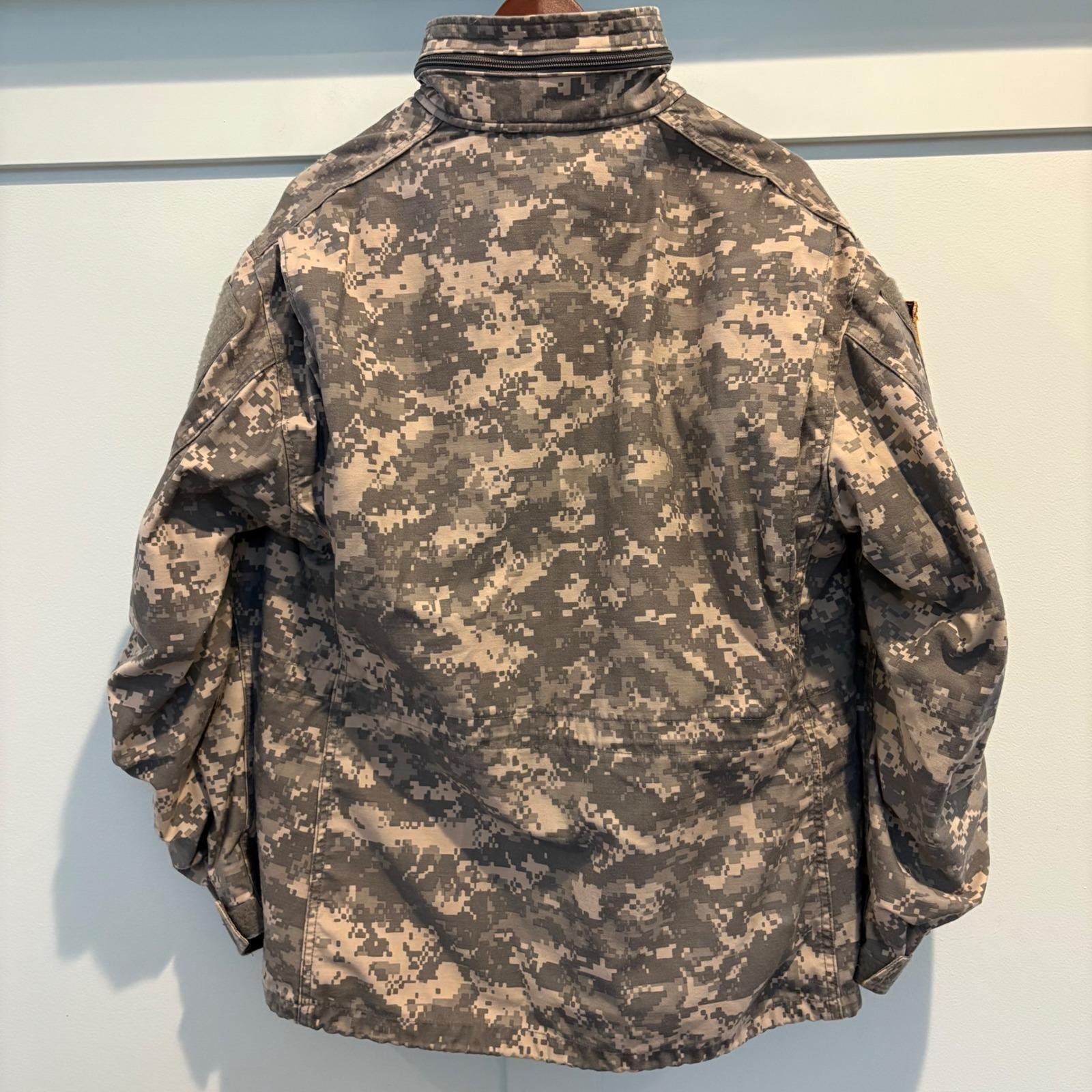 US Army Cold Weather Field Coat Medium Short UCP ACU Digital Camo Military