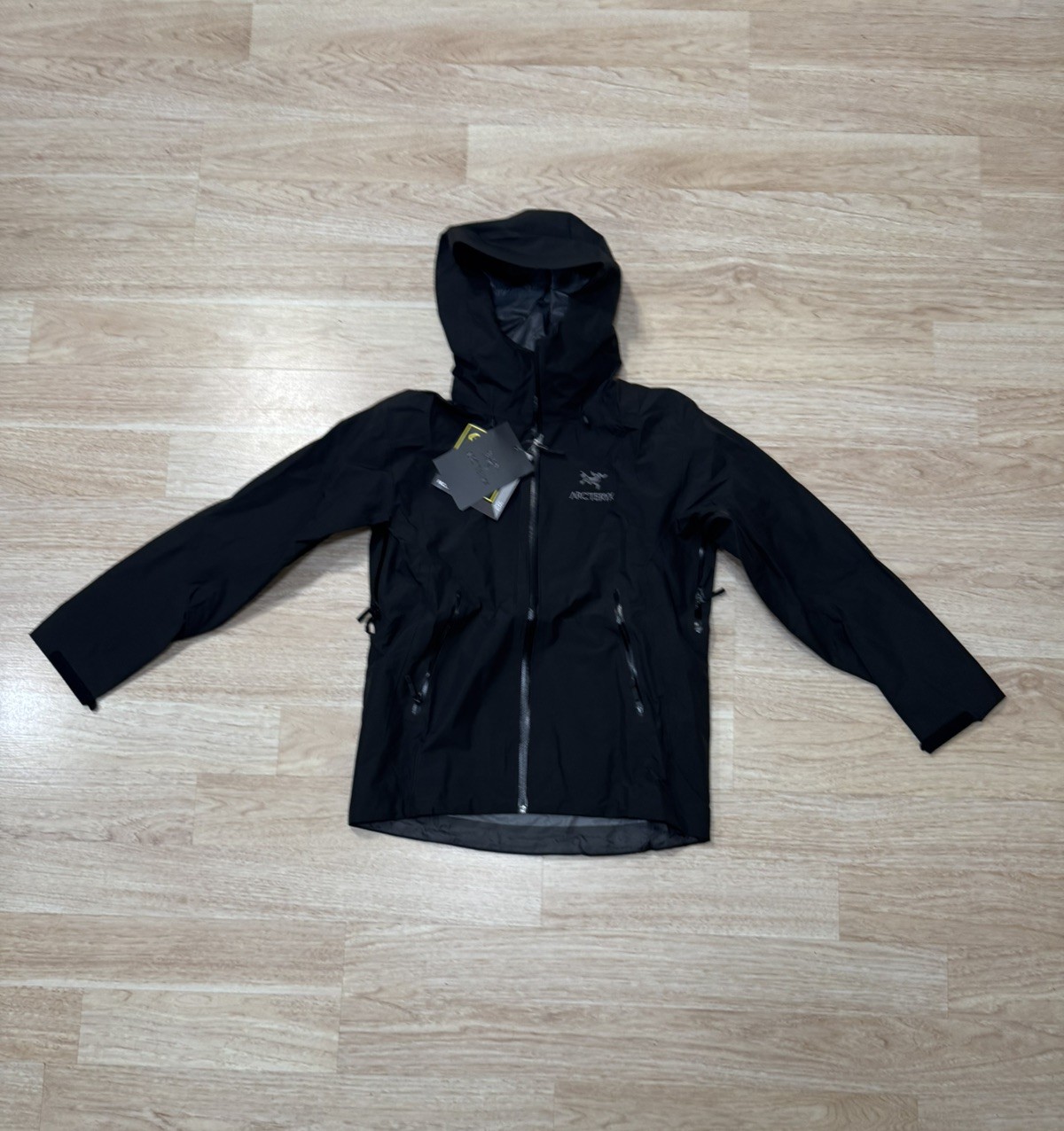 Black Arc’teryx Beta LT Size Medium