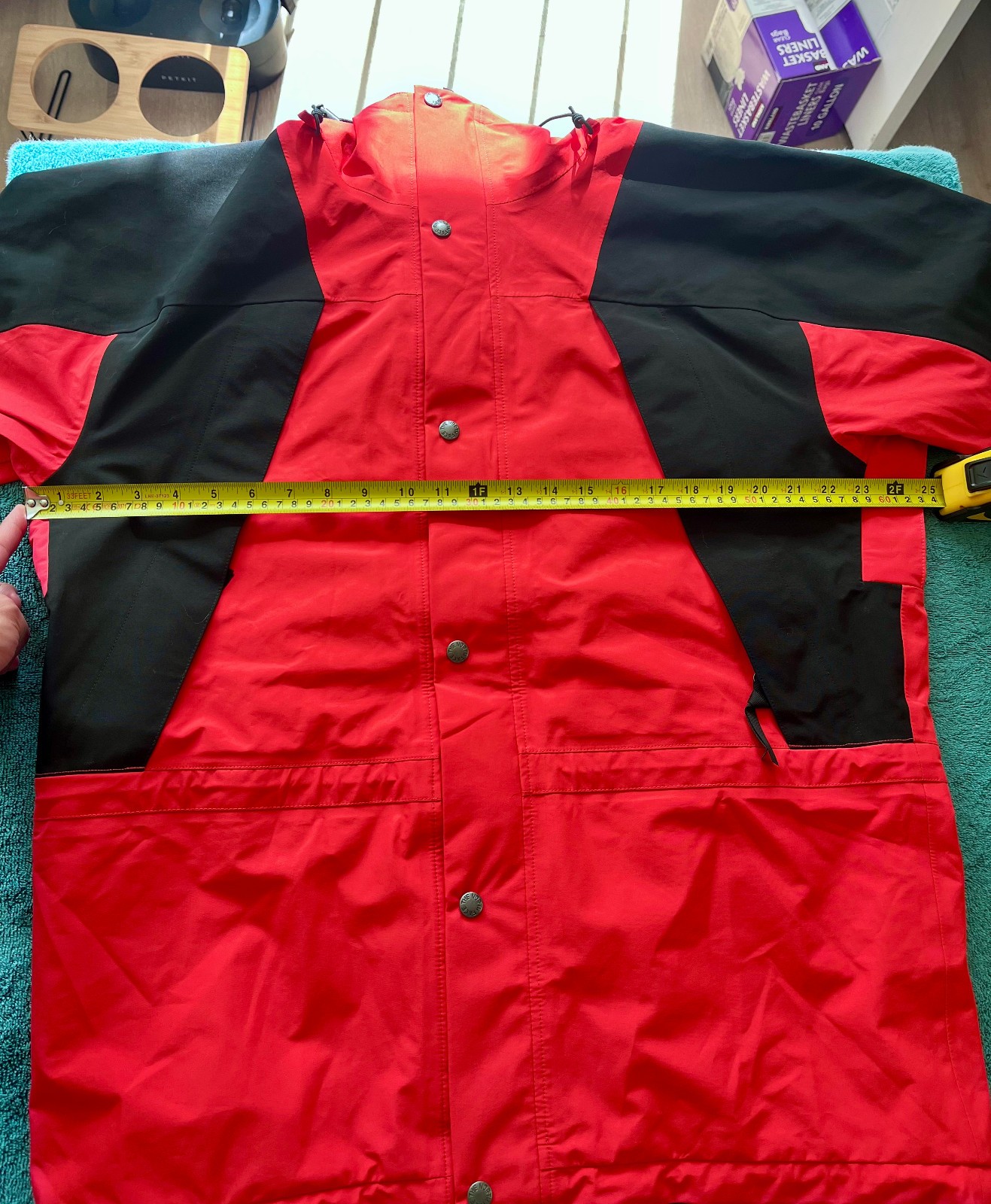 The North Face 1994 Retro Mountain Futurelight Jacket – Fiery Red [Medium, Used]