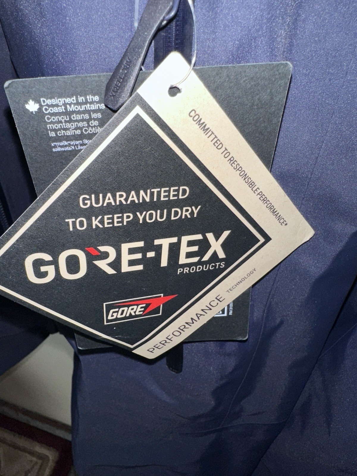 Arcteryx Men’s Beta GORETEX Jacket Navy Large