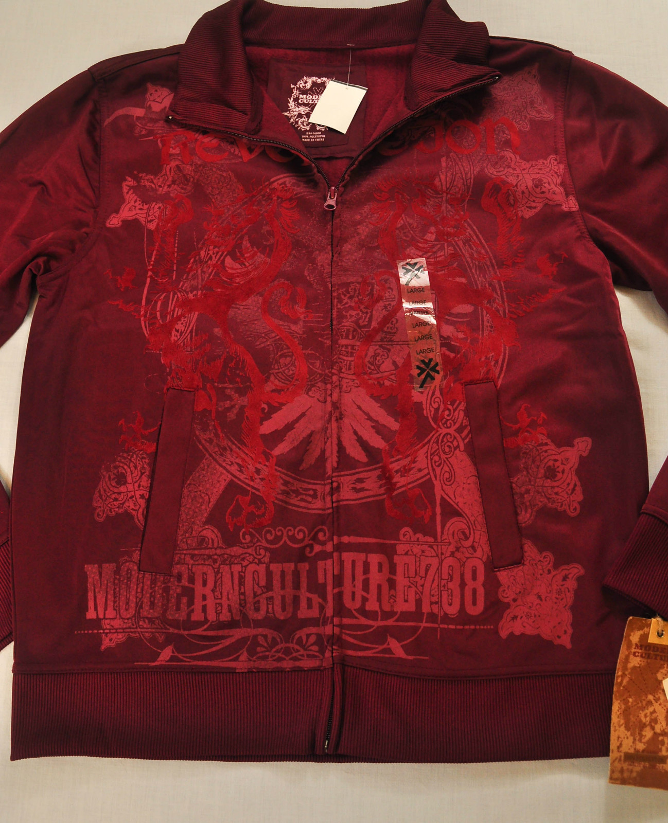 men’s Modern Culture jacket size large red zipper front collar printed design