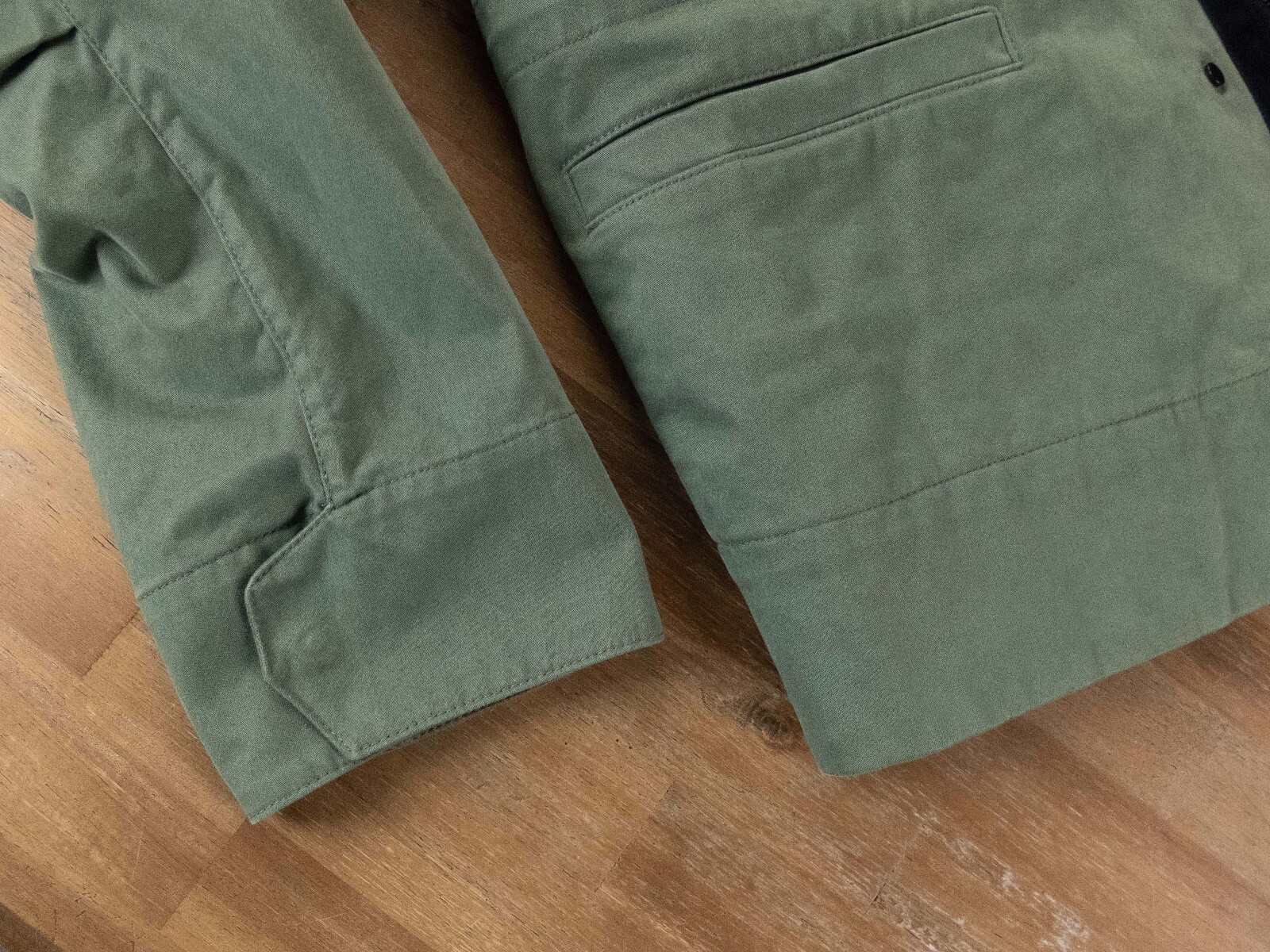 (NO CUSTOMS TAX) OFF-WHITE Arrows padded military green cotton track jacket coat